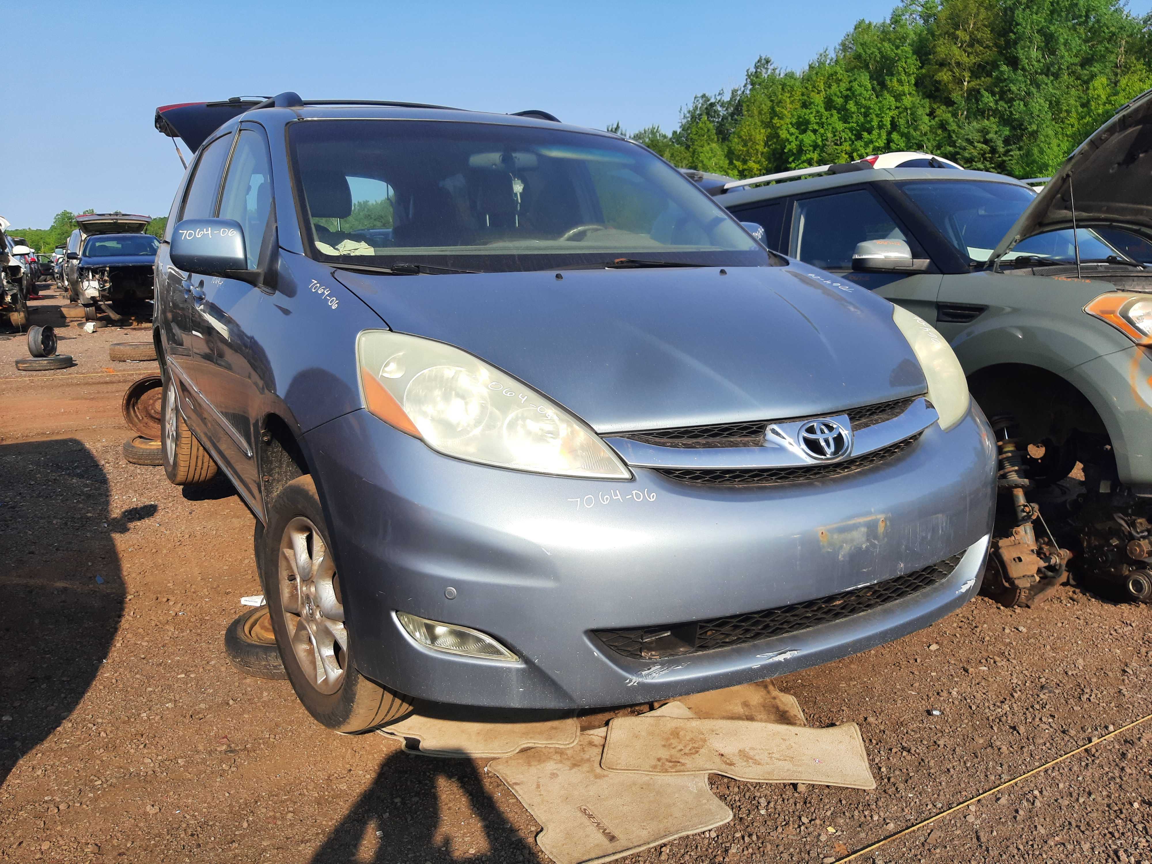 TOYOTA SIENNA 2006