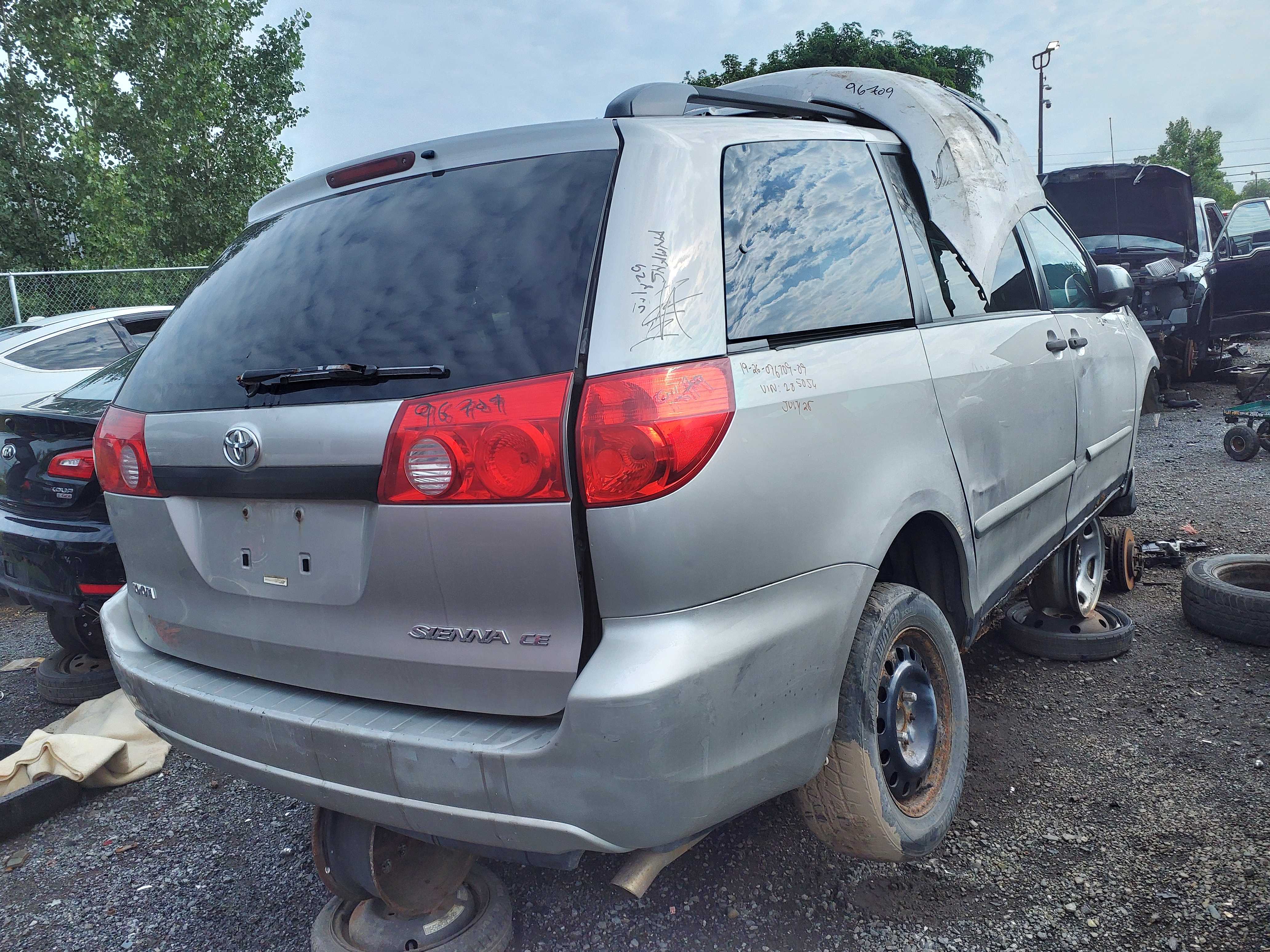 TOYOTA SIENNA 2009