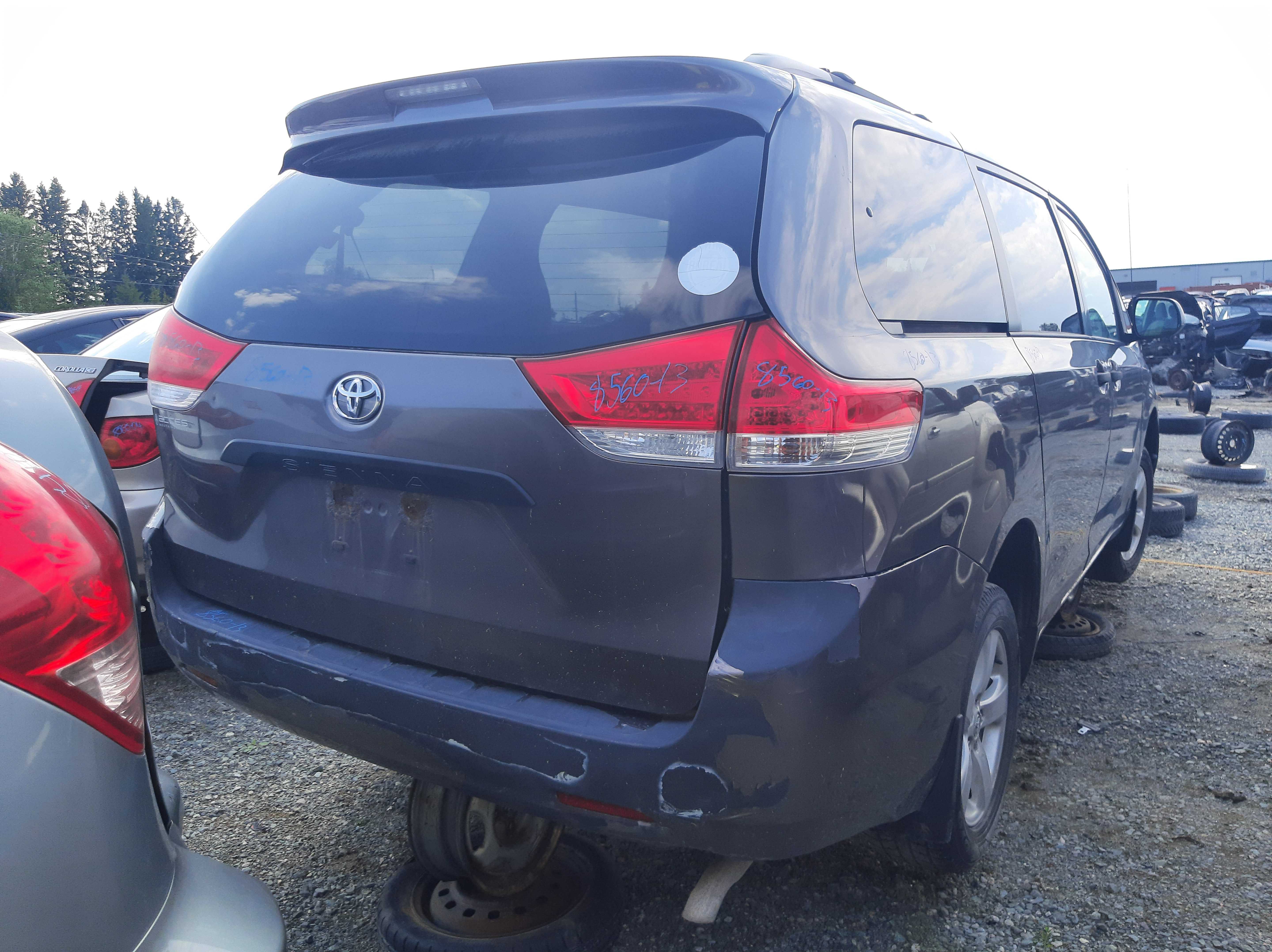 TOYOTA SIENNA 2013