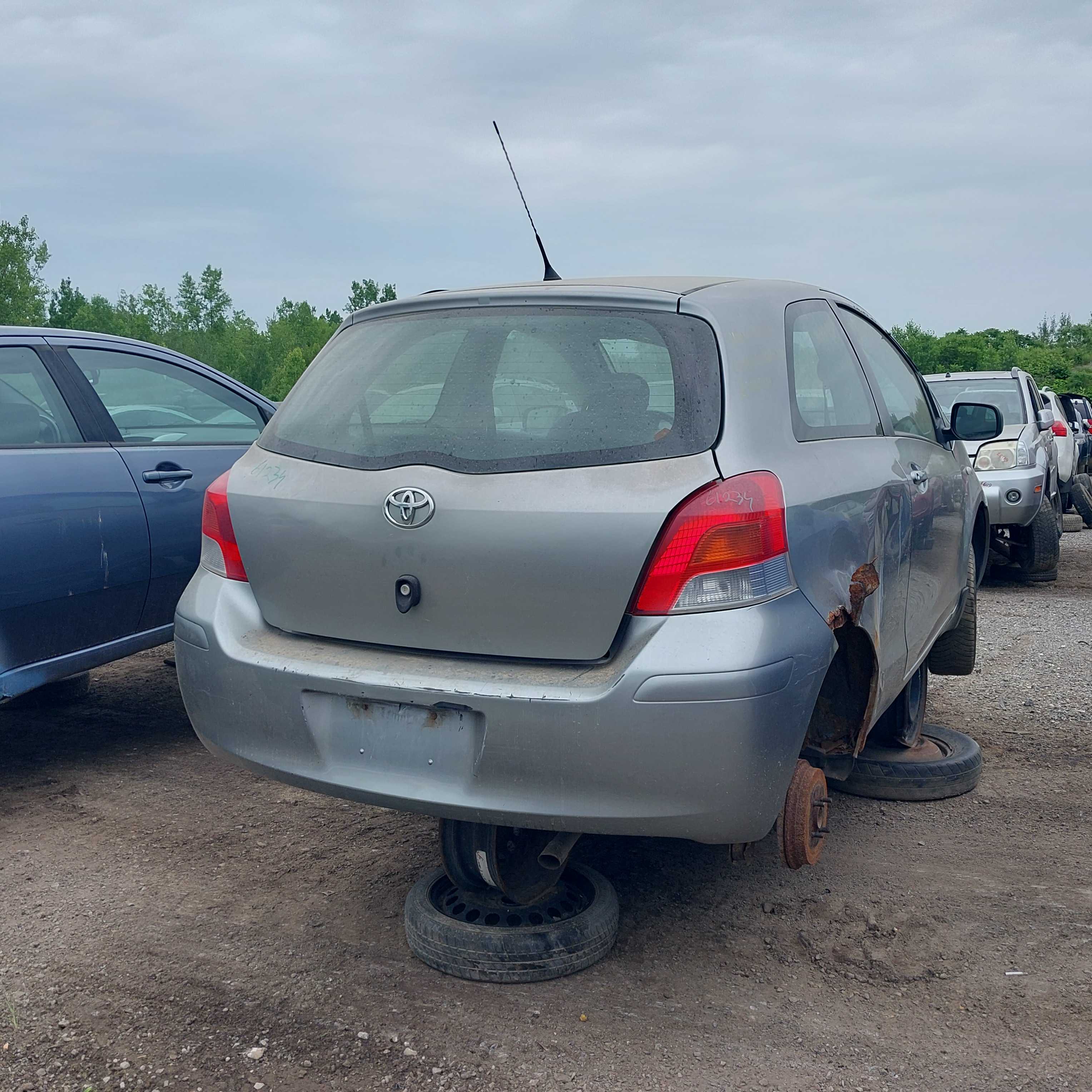 TOYOTA YARIS 2009
