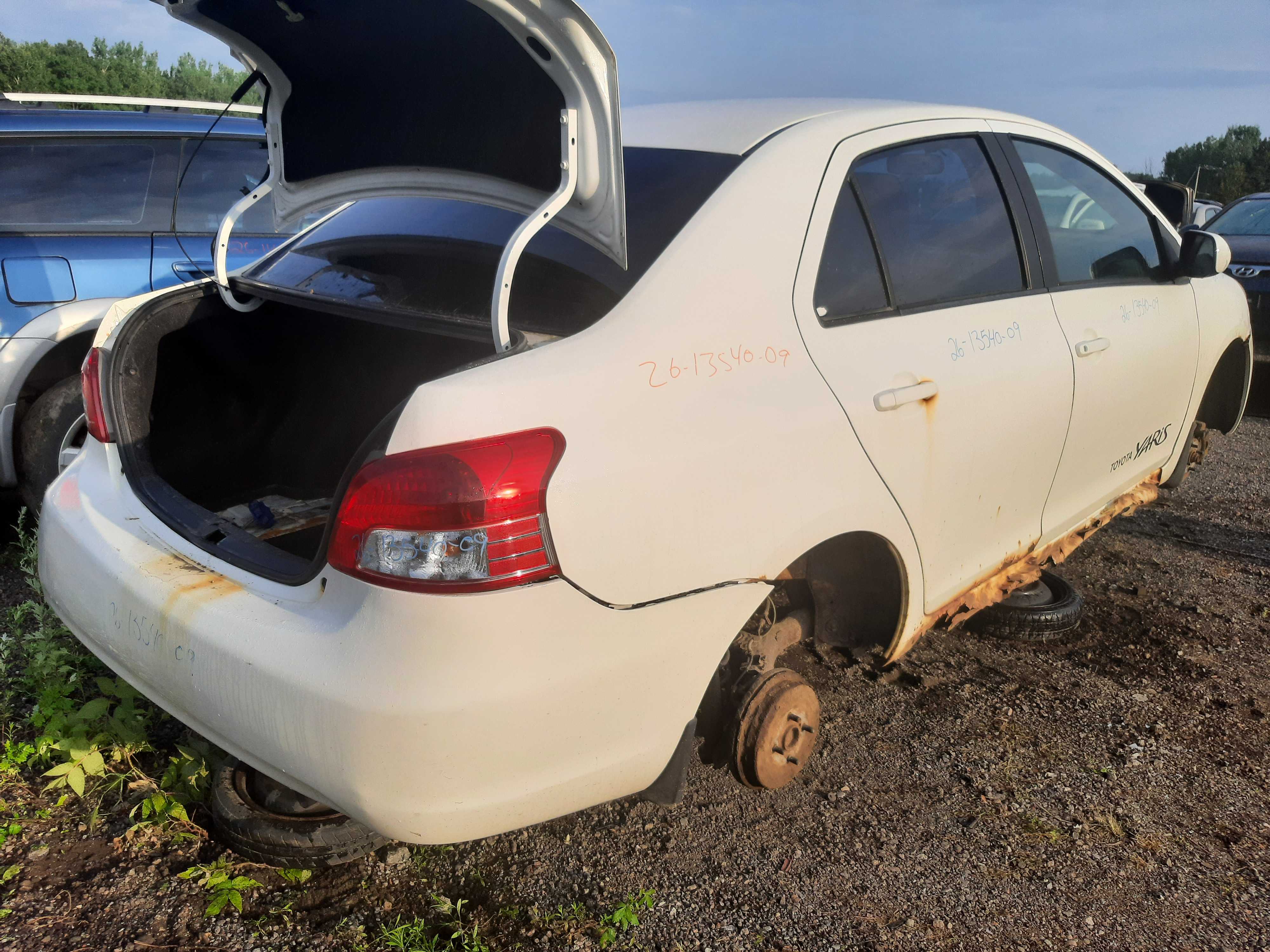 TOYOTA YARIS 2009
