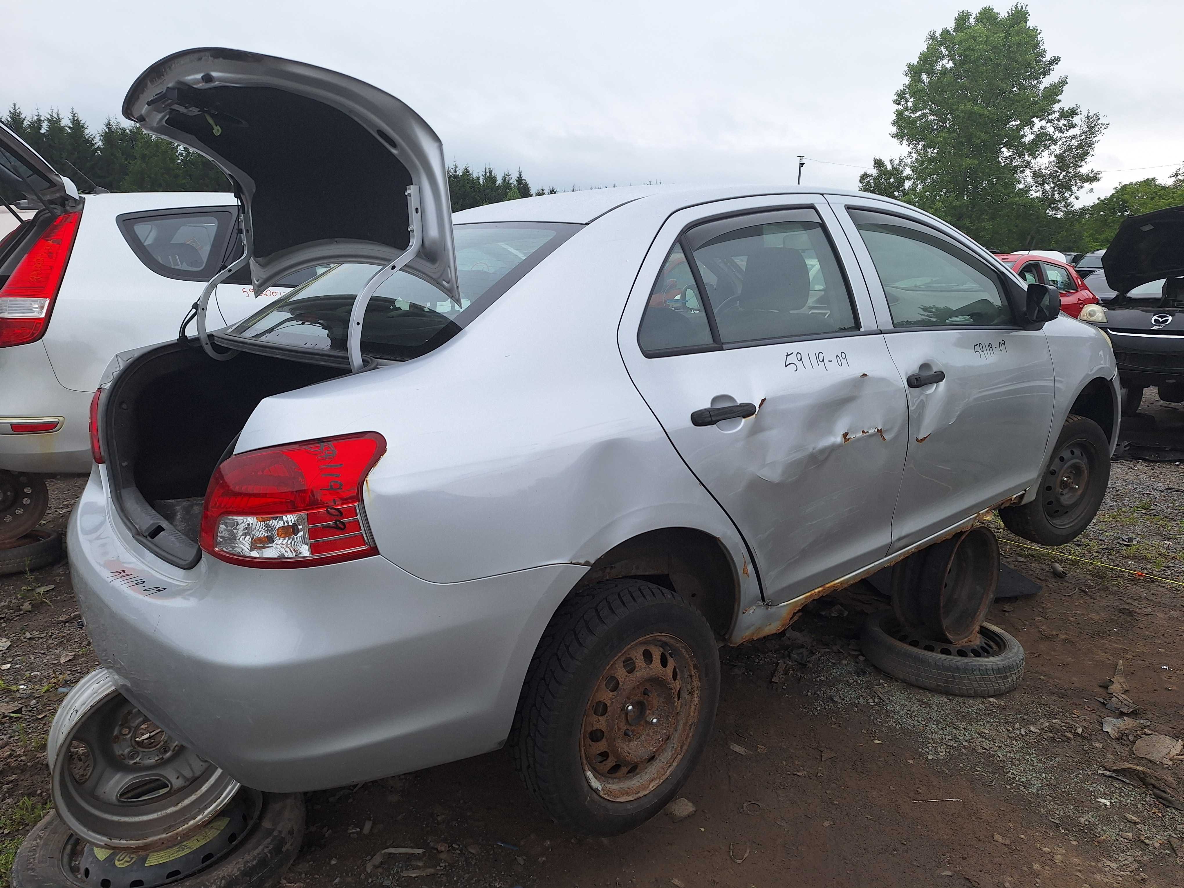 TOYOTA YARIS 2009