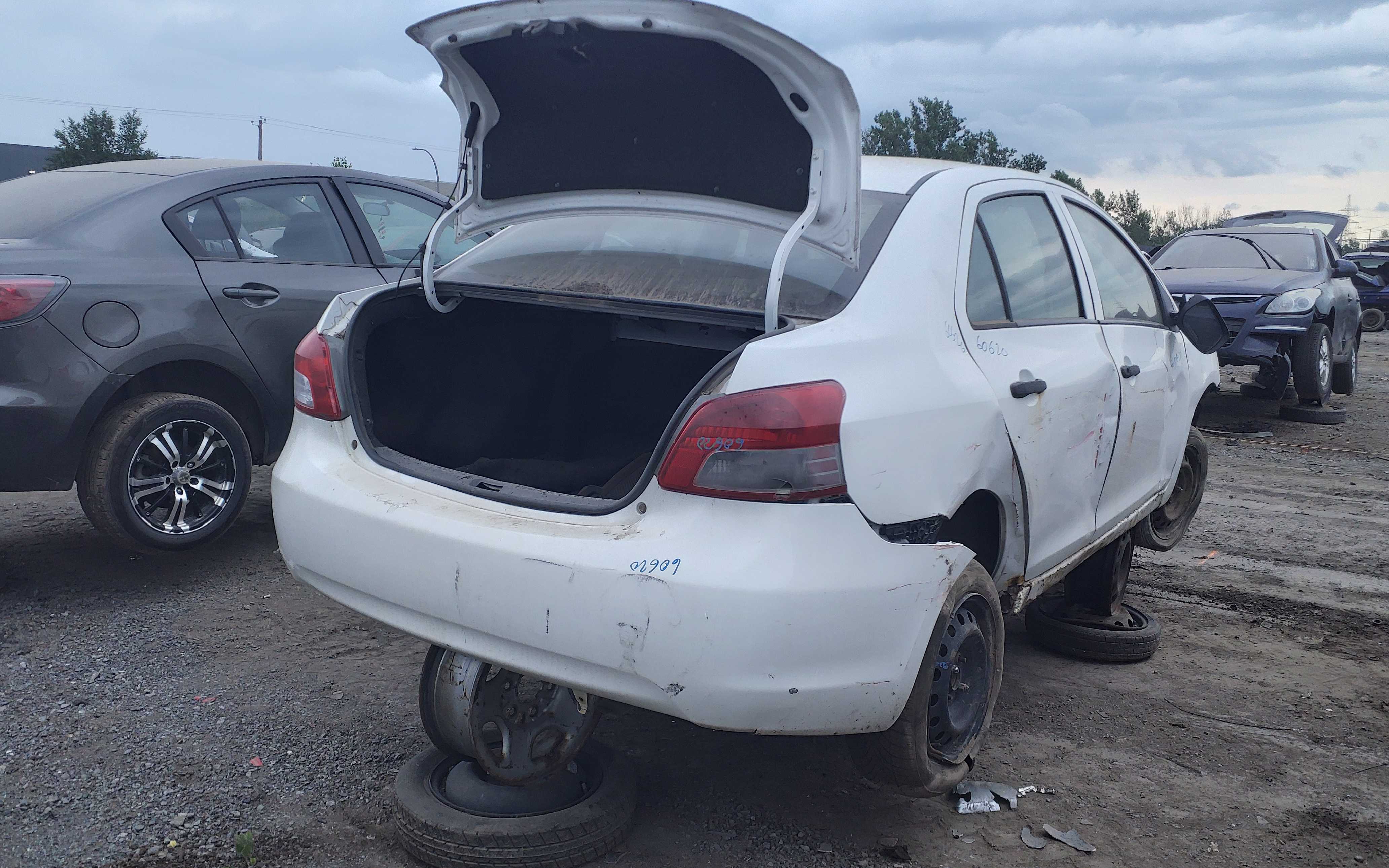 TOYOTA YARIS 2010