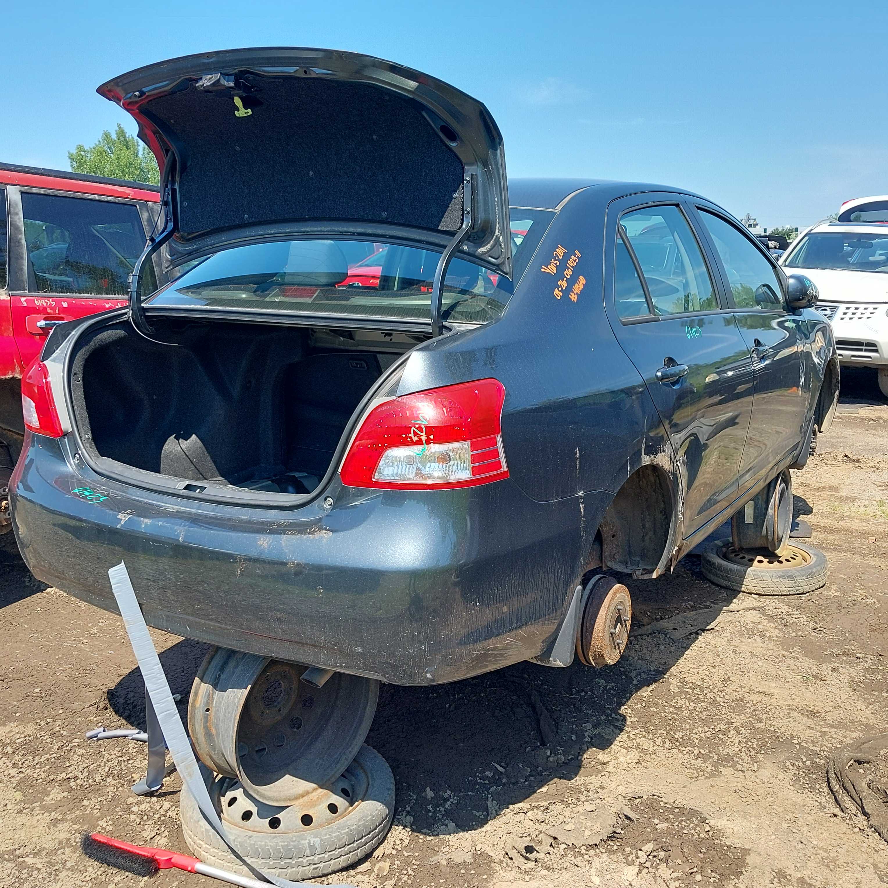 TOYOTA YARIS 2011