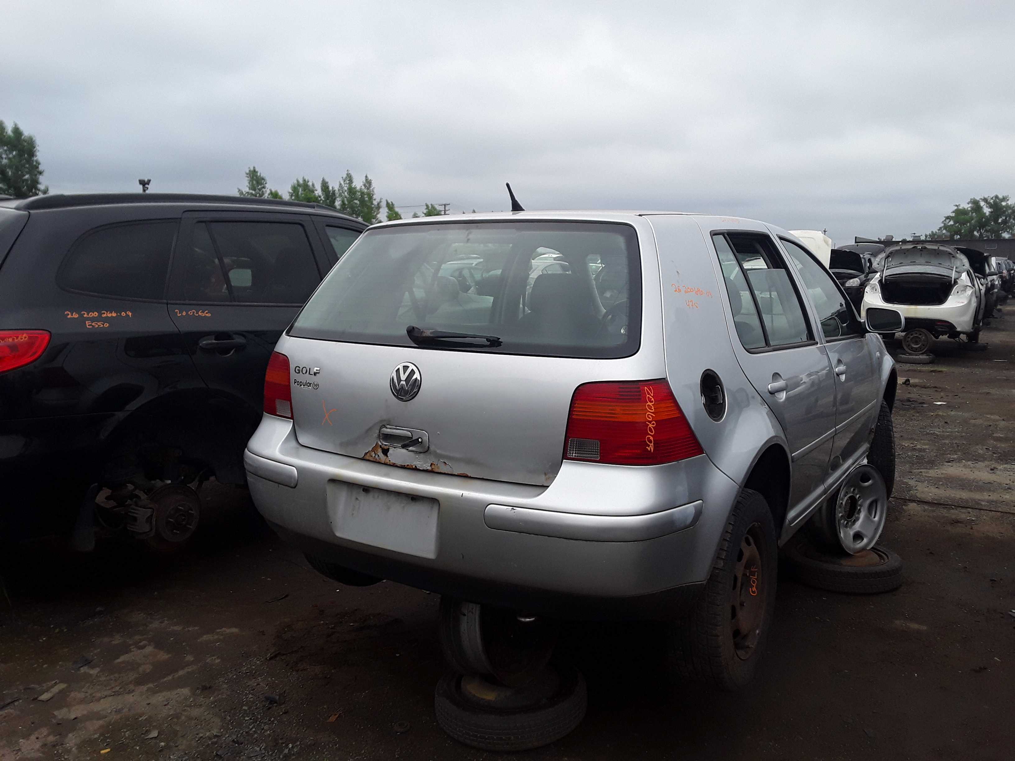 VOLKSWAGEN GOLF 2003