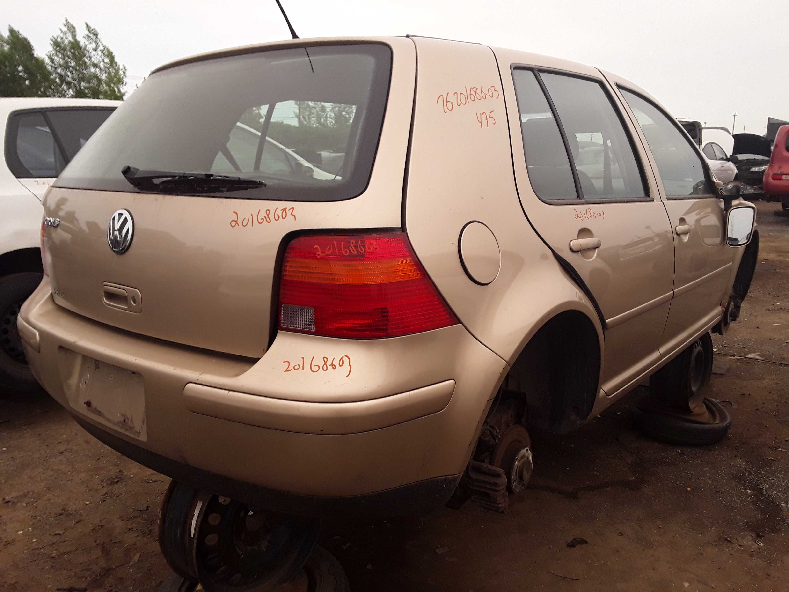 VOLKSWAGEN GOLF 2003