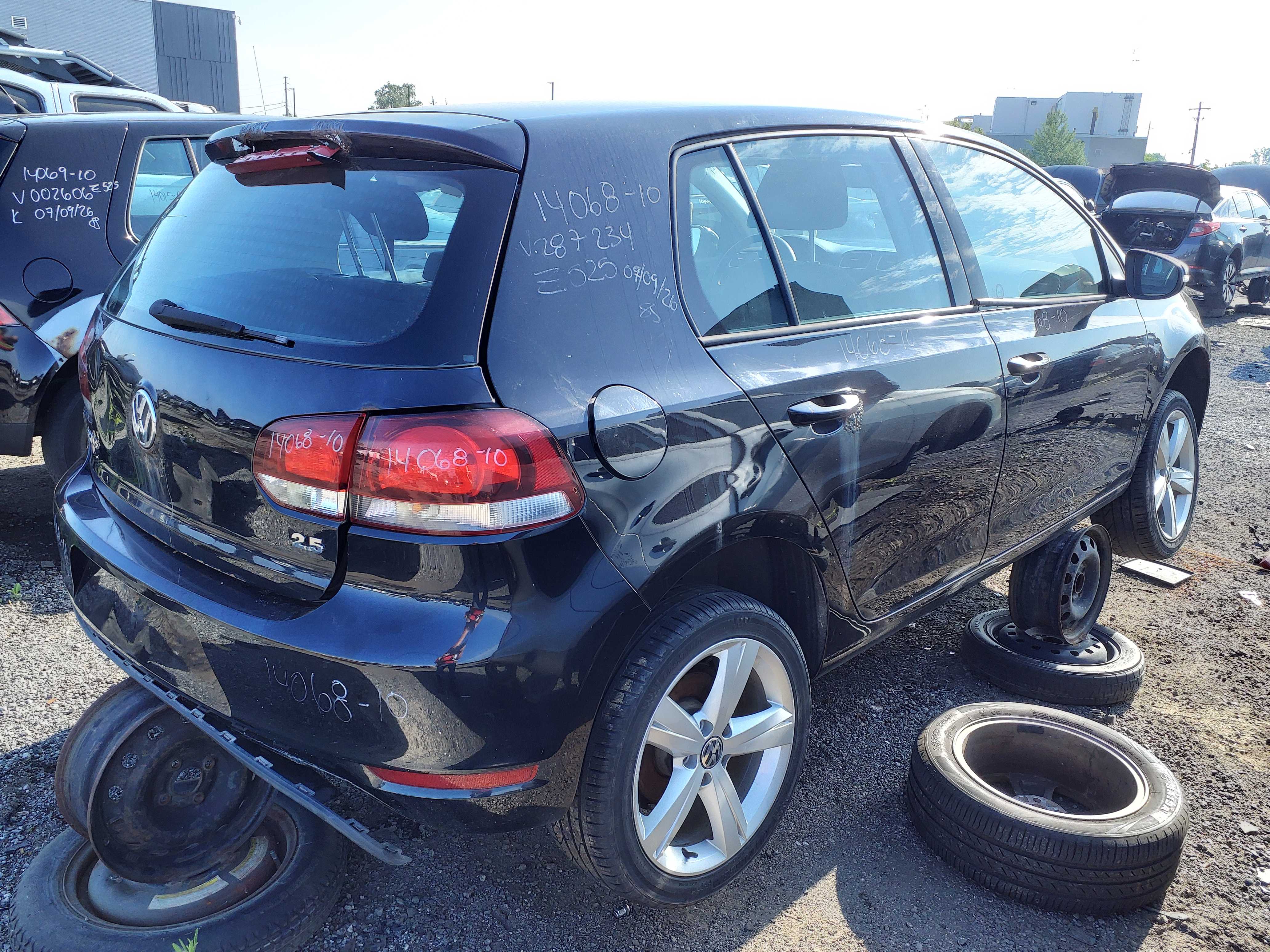 VOLKSWAGEN GOLF 2010