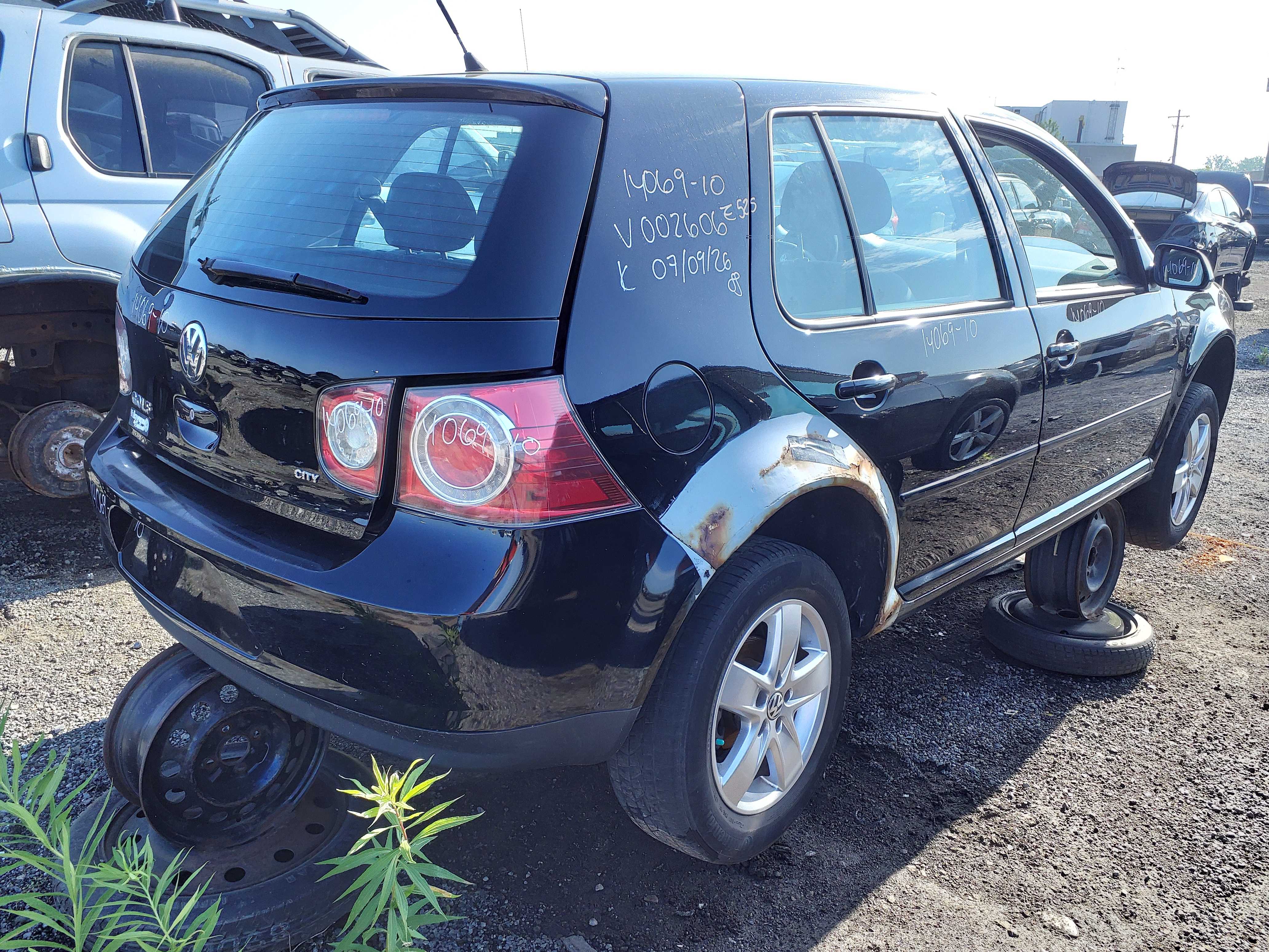 VOLKSWAGEN GOLF 2010
