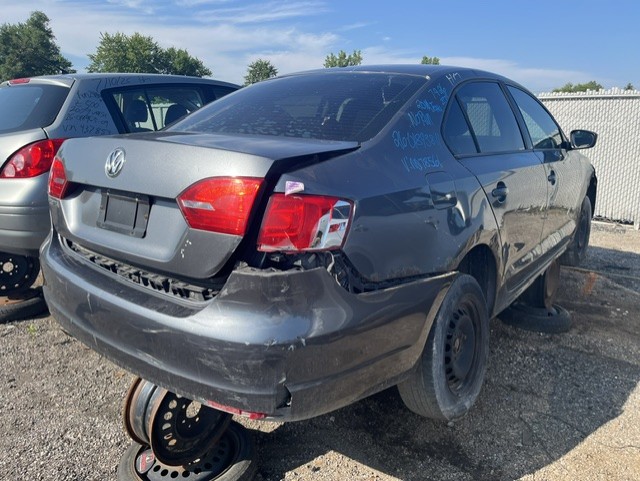 VOLKSWAGEN JETTA 2011