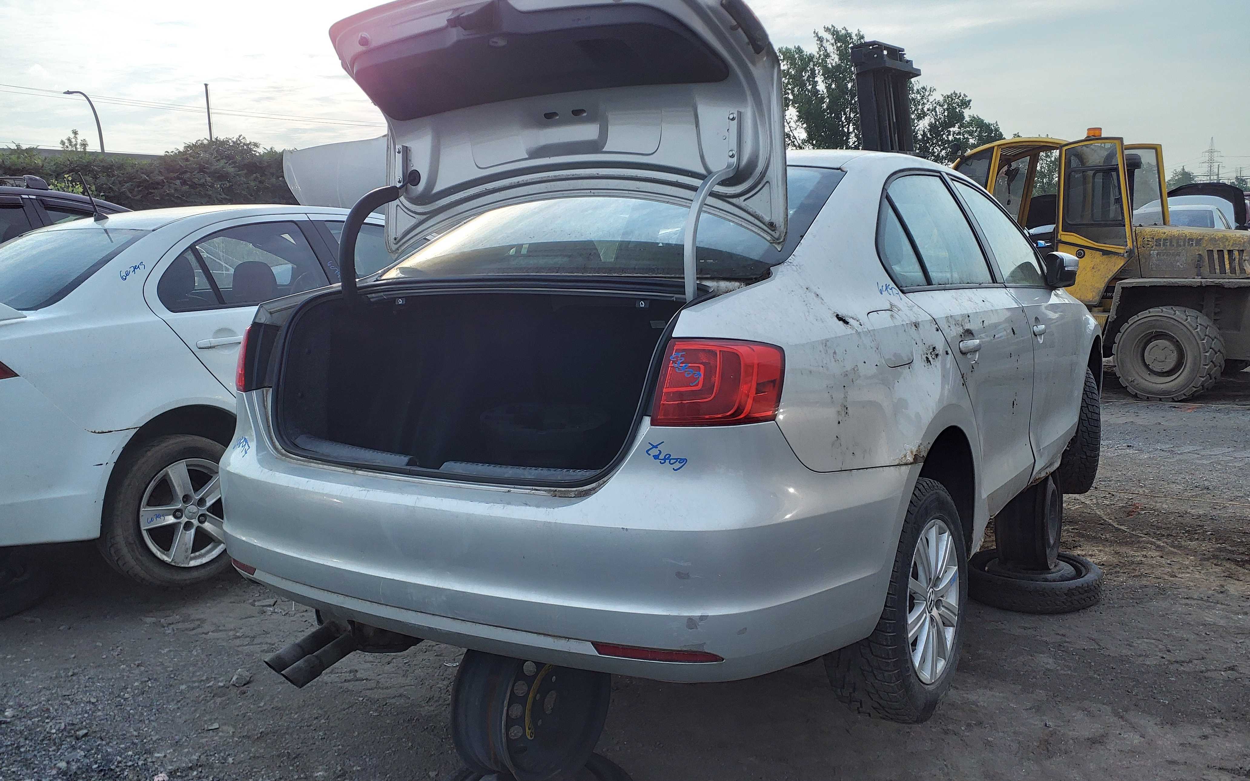 VOLKSWAGEN JETTA 2011