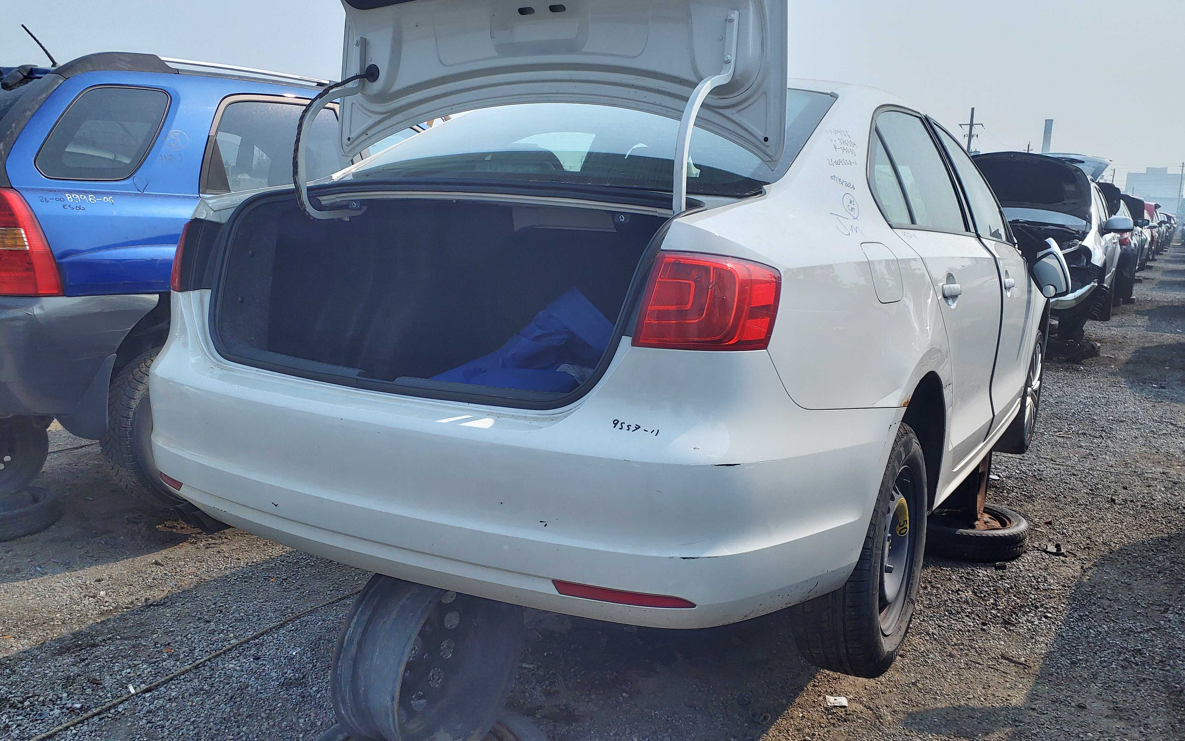 VOLKSWAGEN JETTA 2011