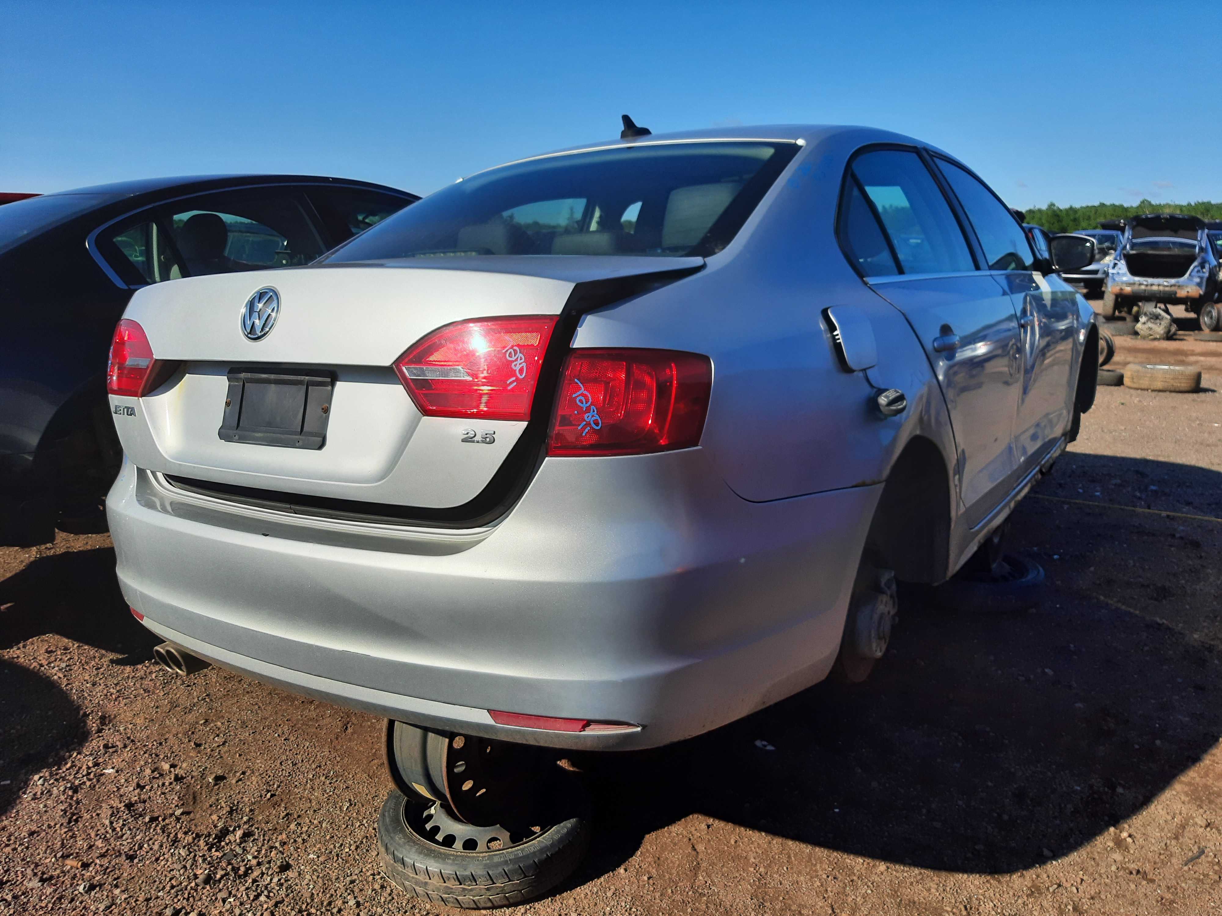 VOLKSWAGEN JETTA 2011
