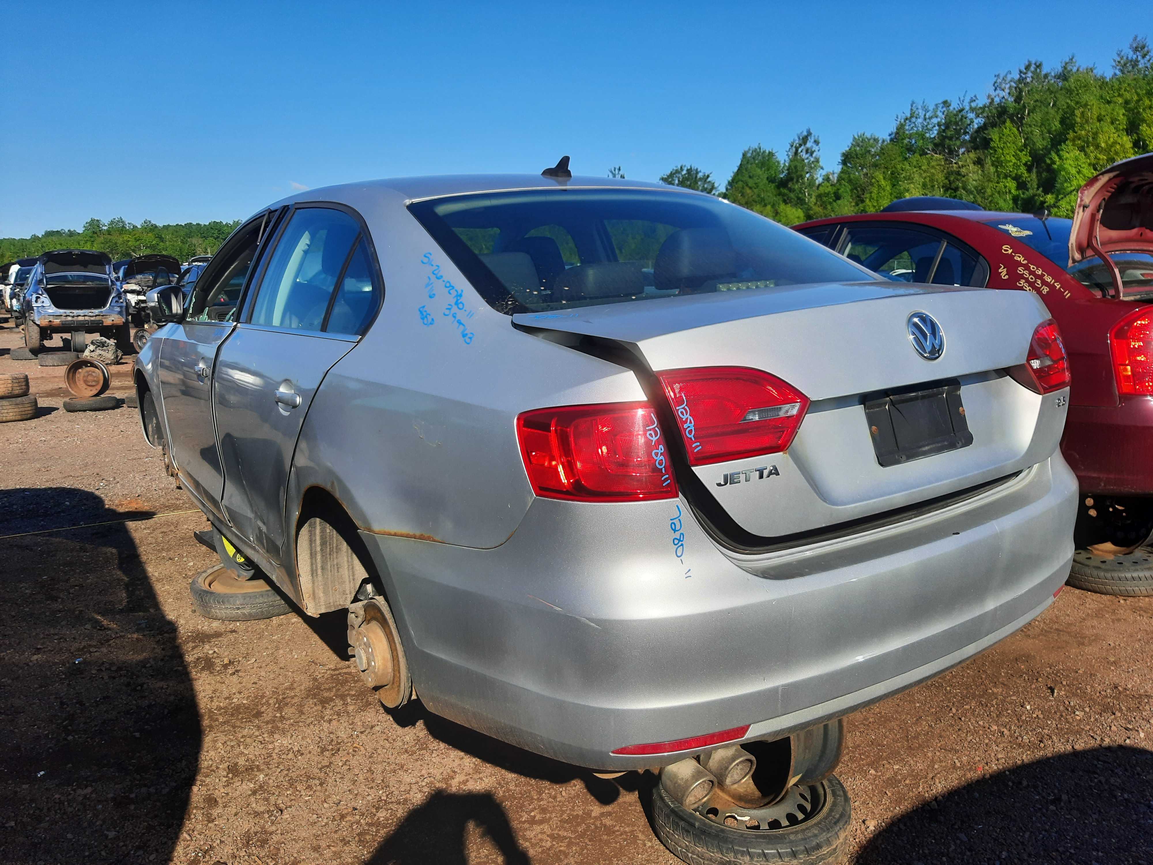 VOLKSWAGEN JETTA 2011