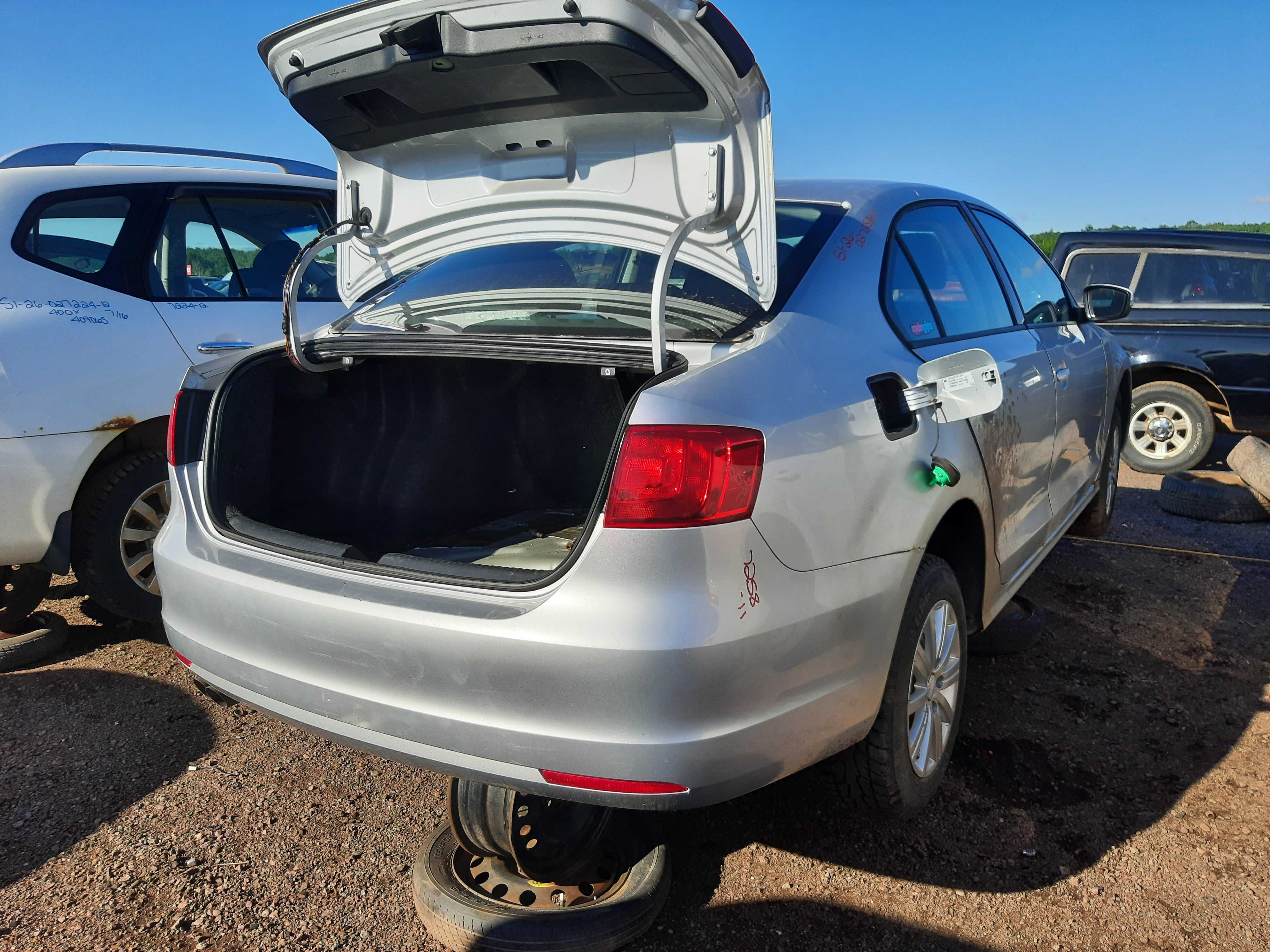 VOLKSWAGEN JETTA 2011