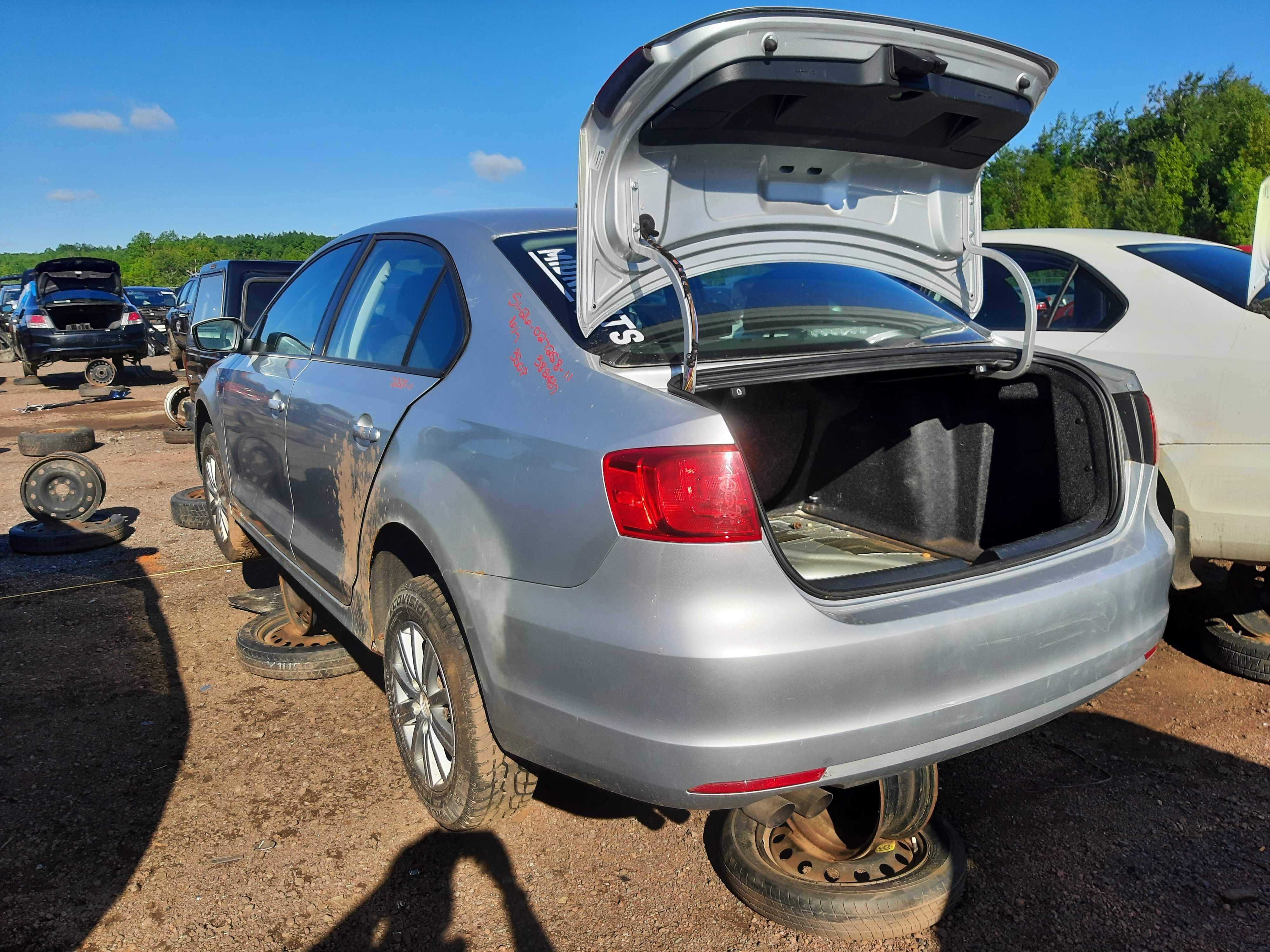 VOLKSWAGEN JETTA 2011