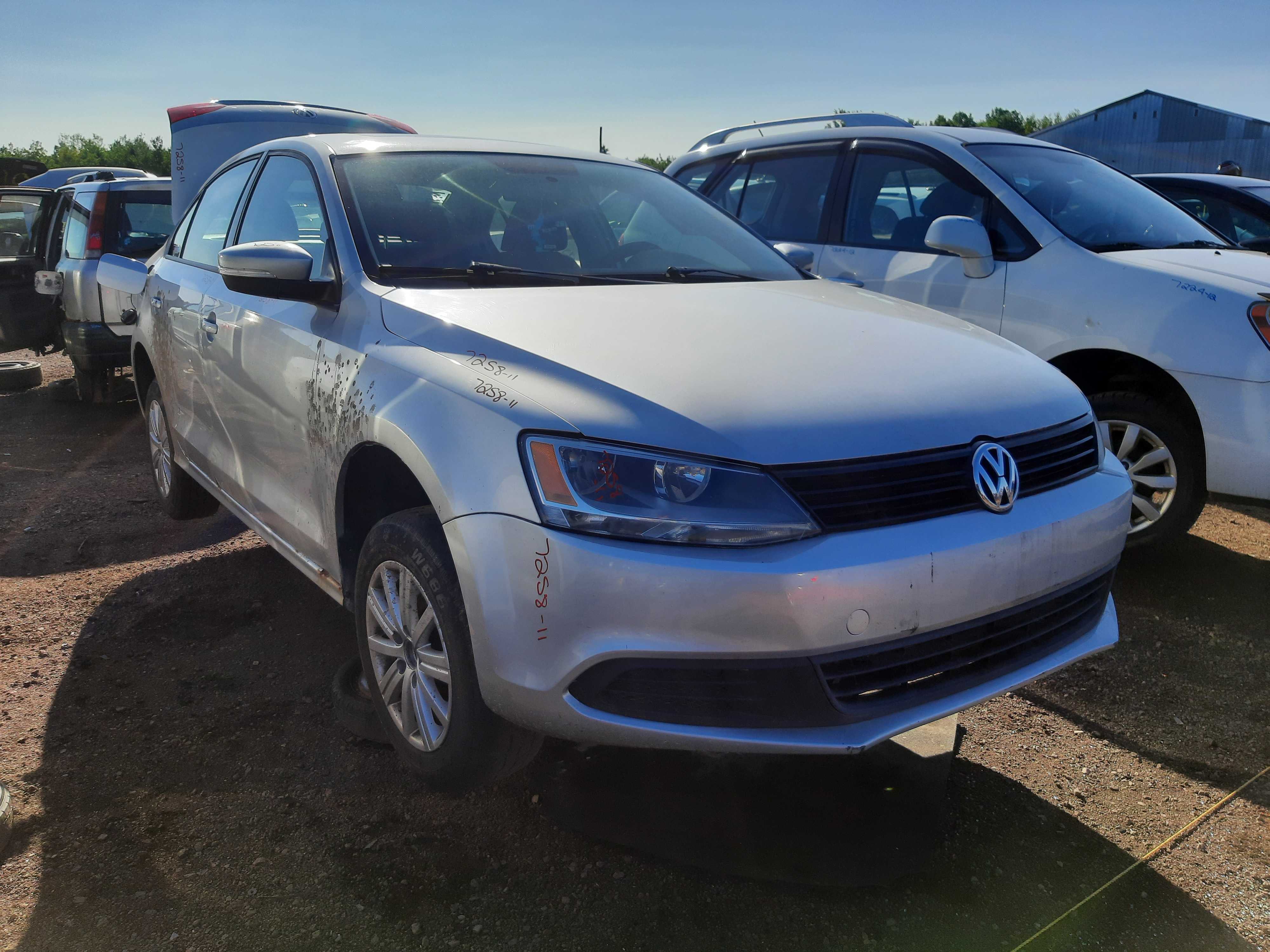 VOLKSWAGEN JETTA 2011