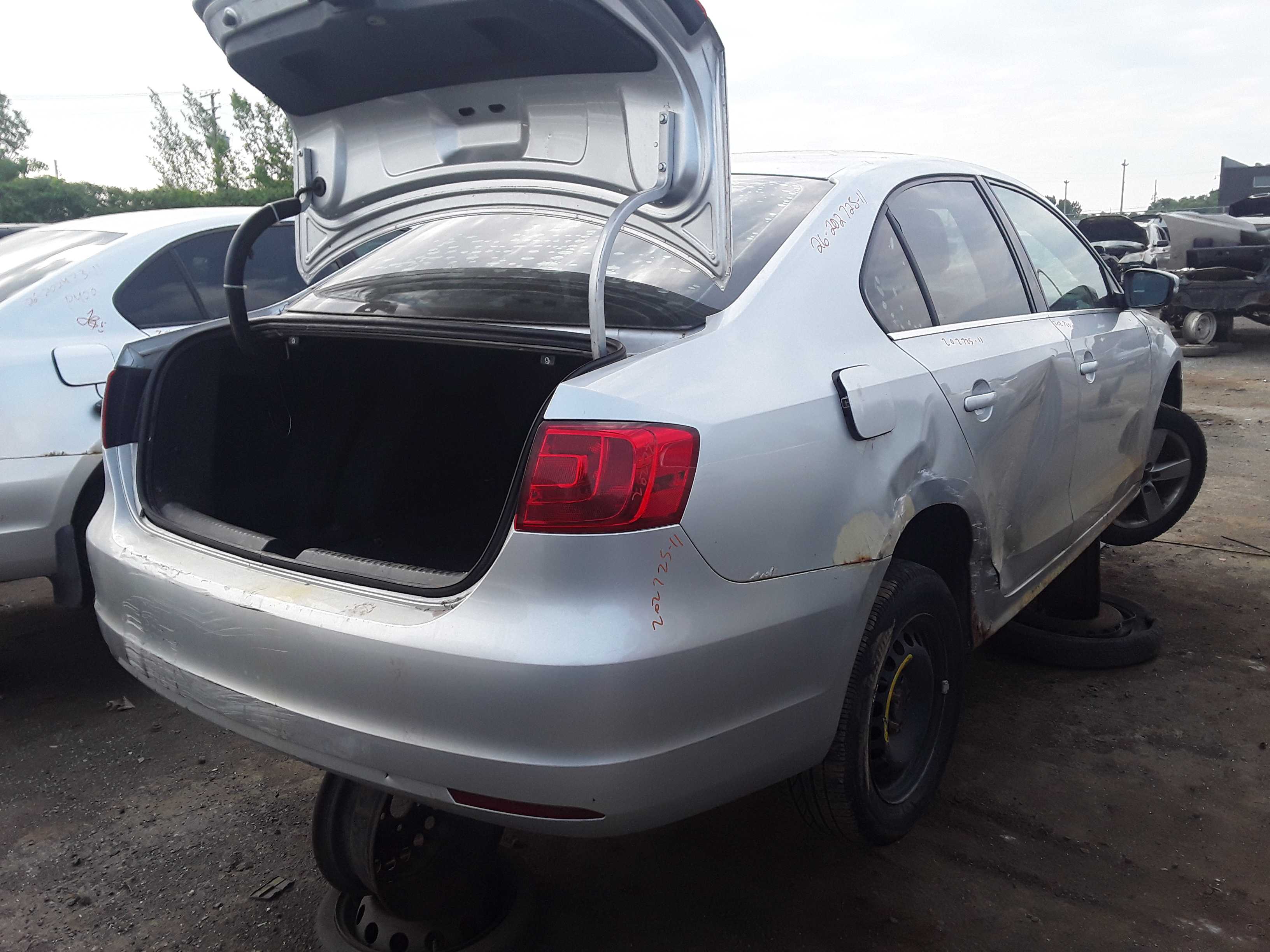 VOLKSWAGEN JETTA 2011