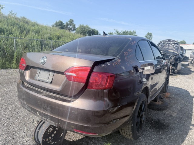 VOLKSWAGEN JETTA 2011