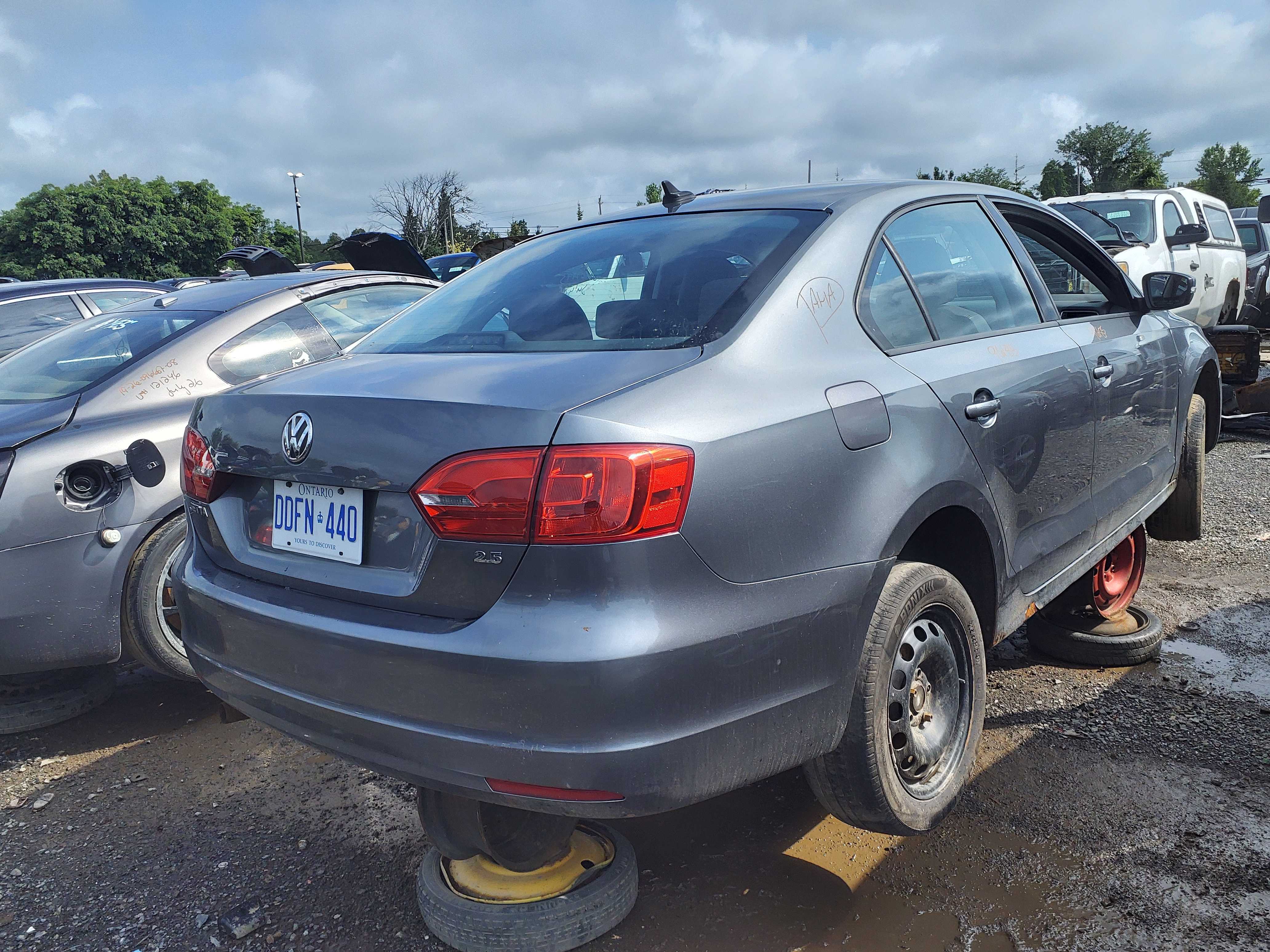 VOLKSWAGEN JETTA 2011