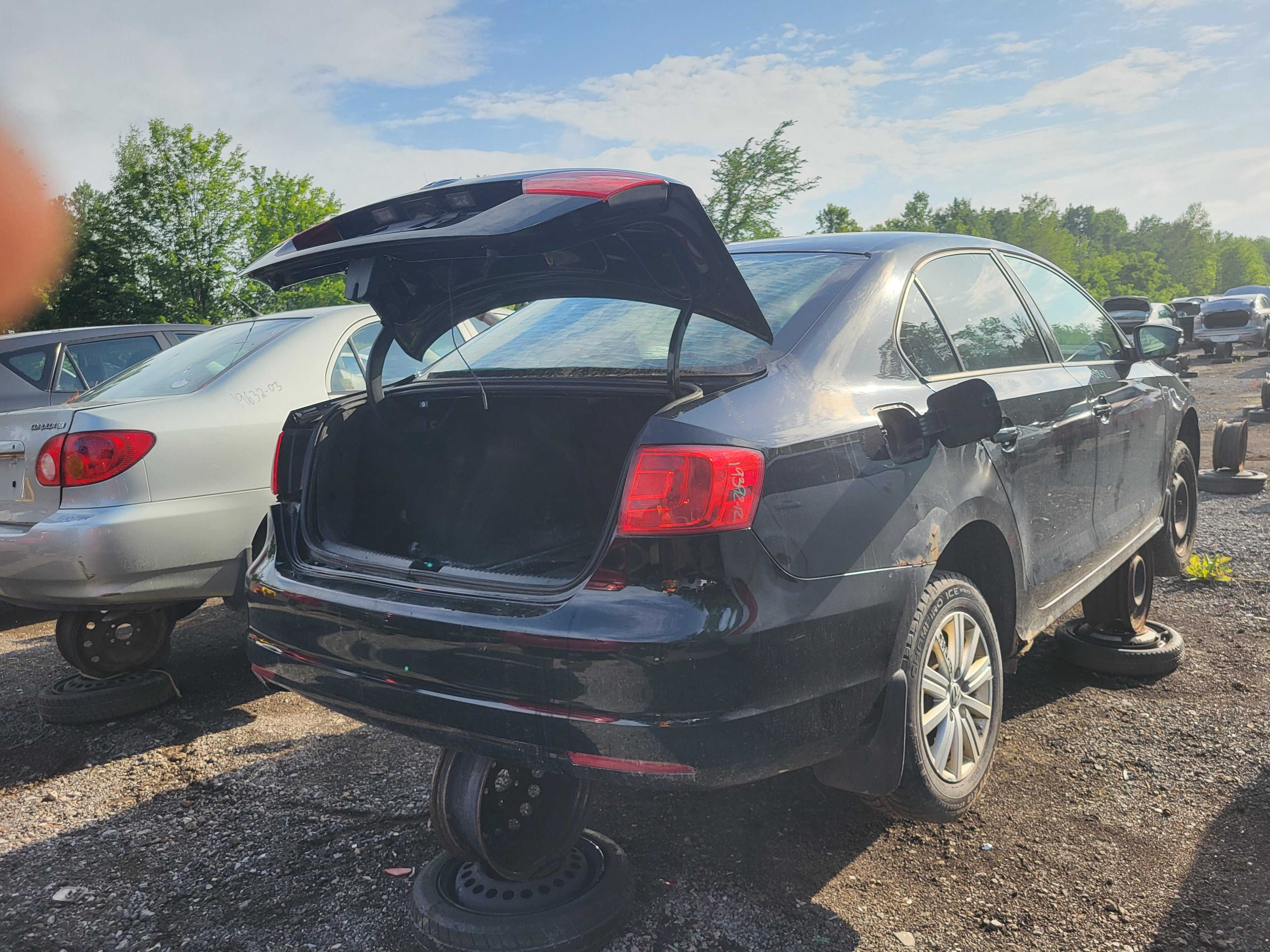 VOLKSWAGEN JETTA 2012