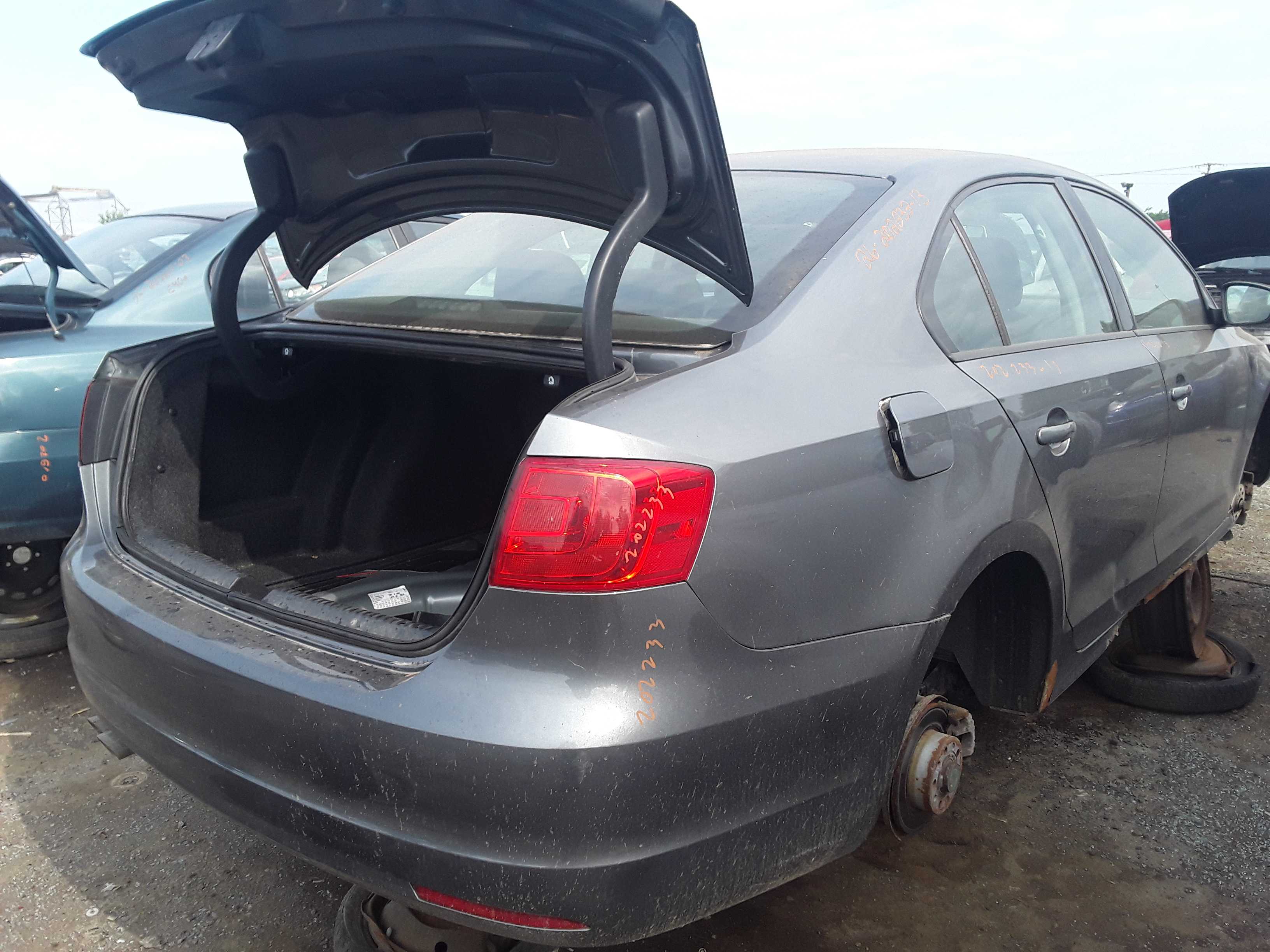 VOLKSWAGEN JETTA 2013