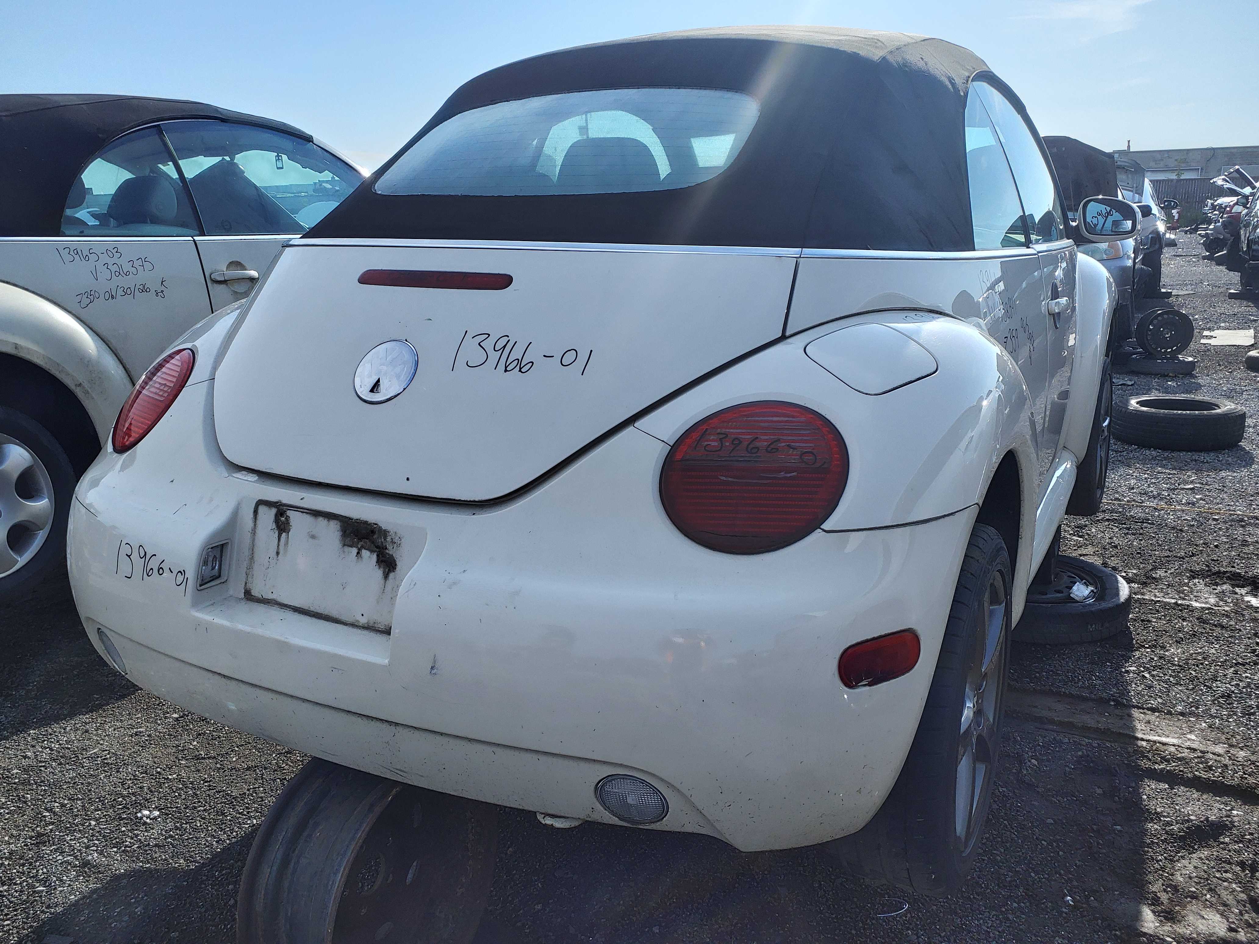 VOLKSWAGEN NEW BEETLE 2001