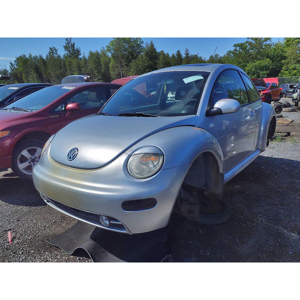 VOLKSWAGEN NEW BEETLE 2001
