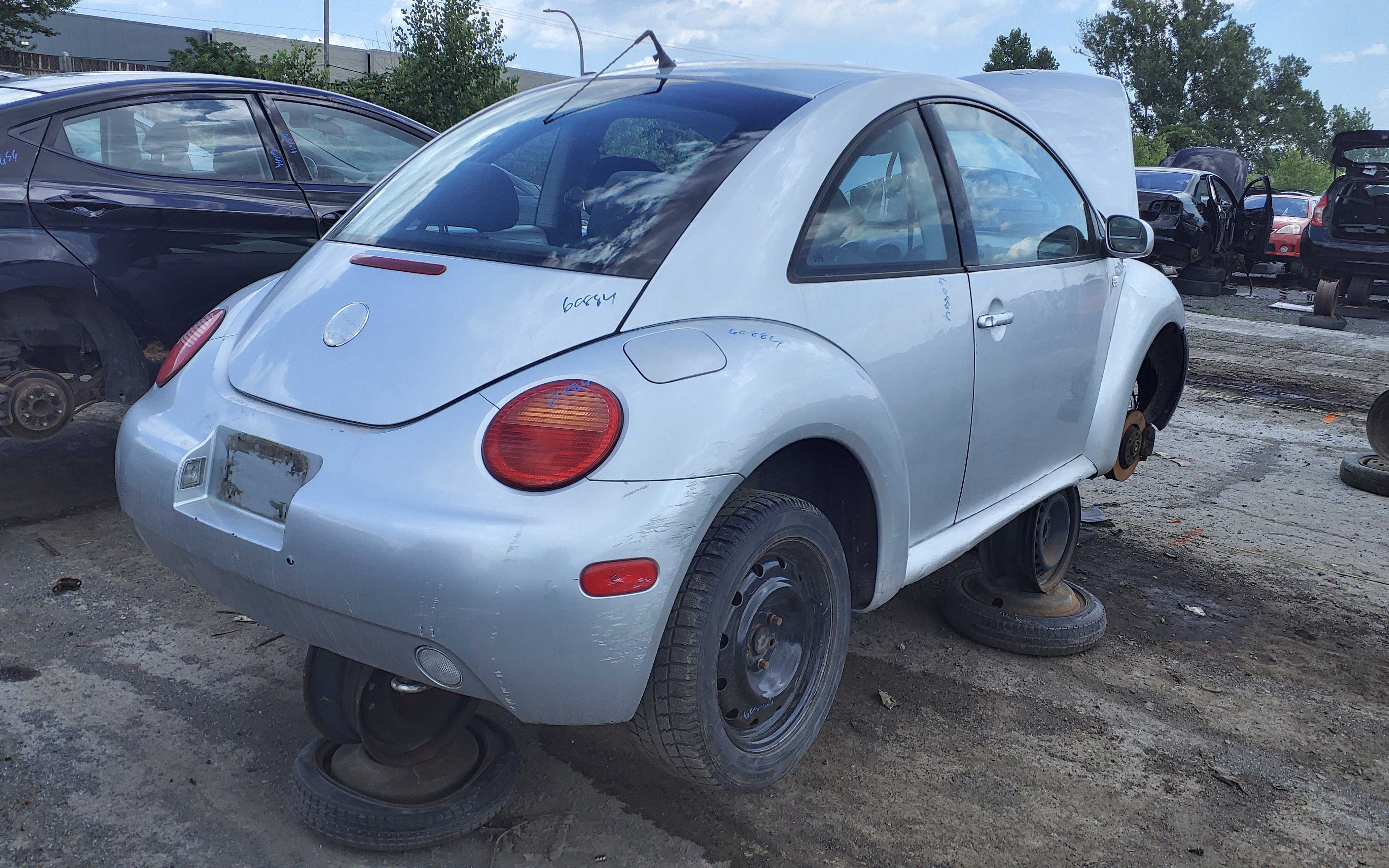 VOLKSWAGEN NEW BEETLE 2003