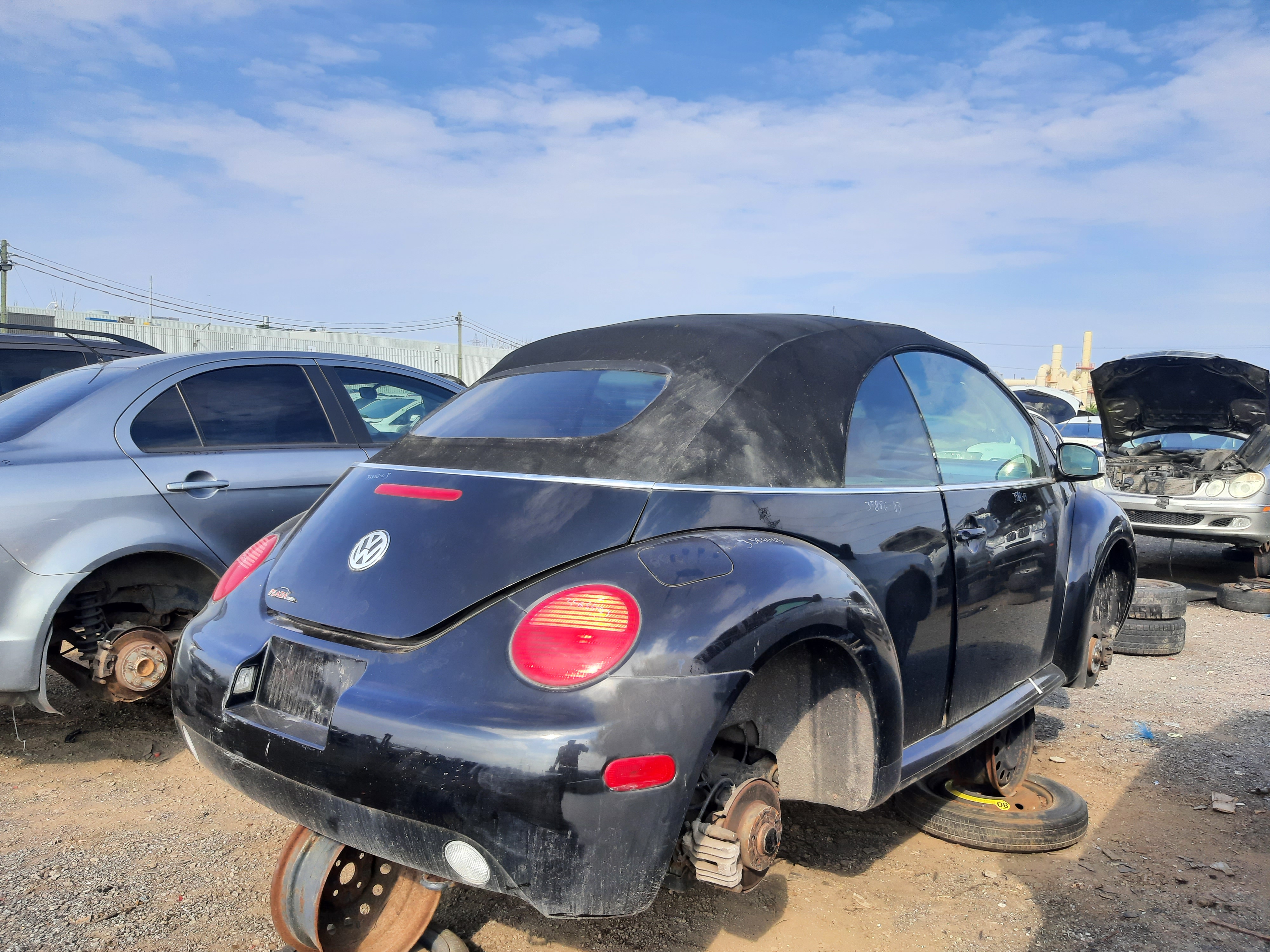 VOLKSWAGEN NEW BEETLE 2003