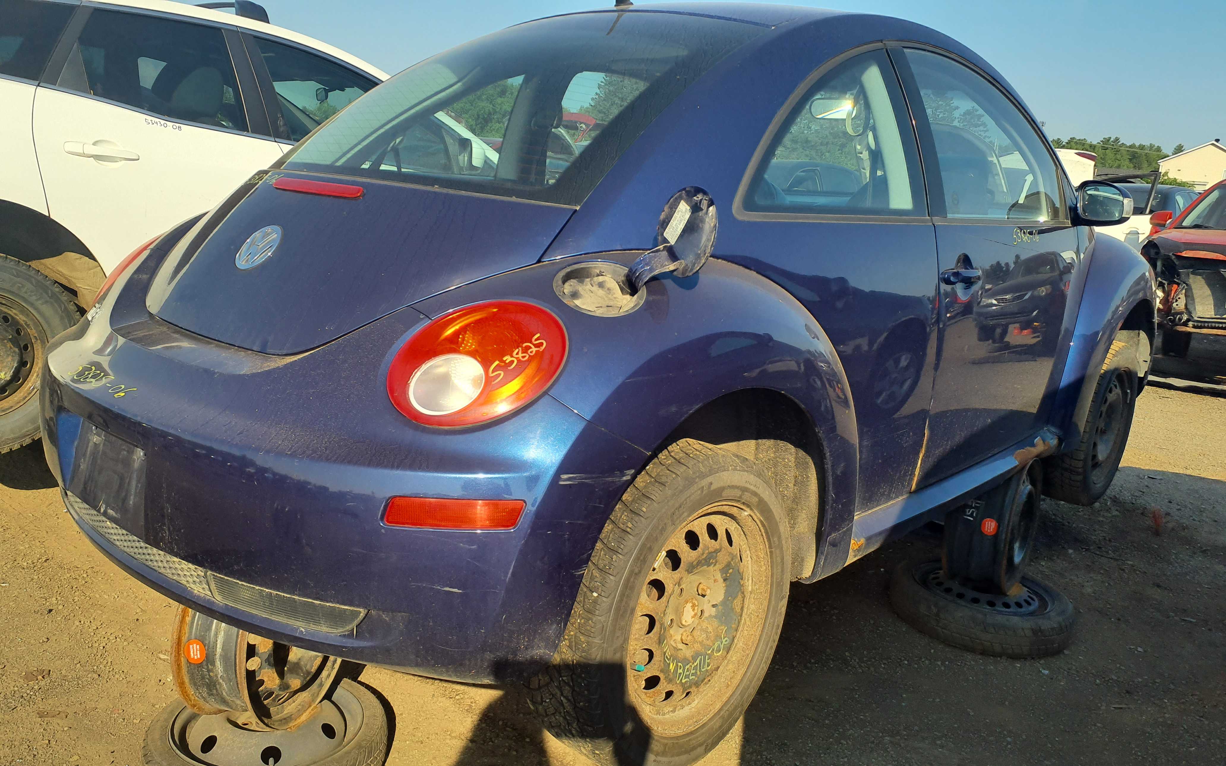VOLKSWAGEN NEW BEETLE 2006