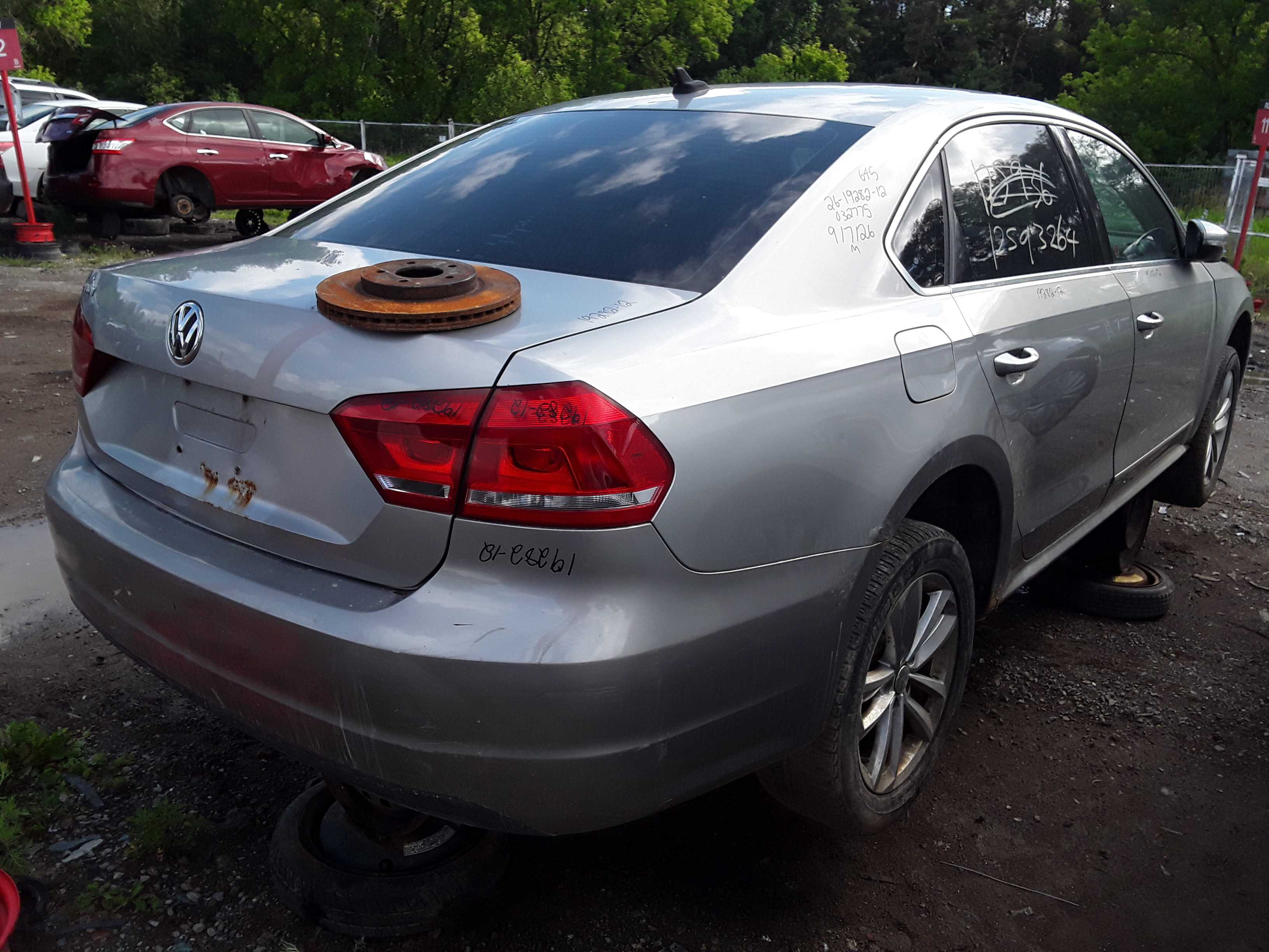 VOLKSWAGEN PASSAT 2012