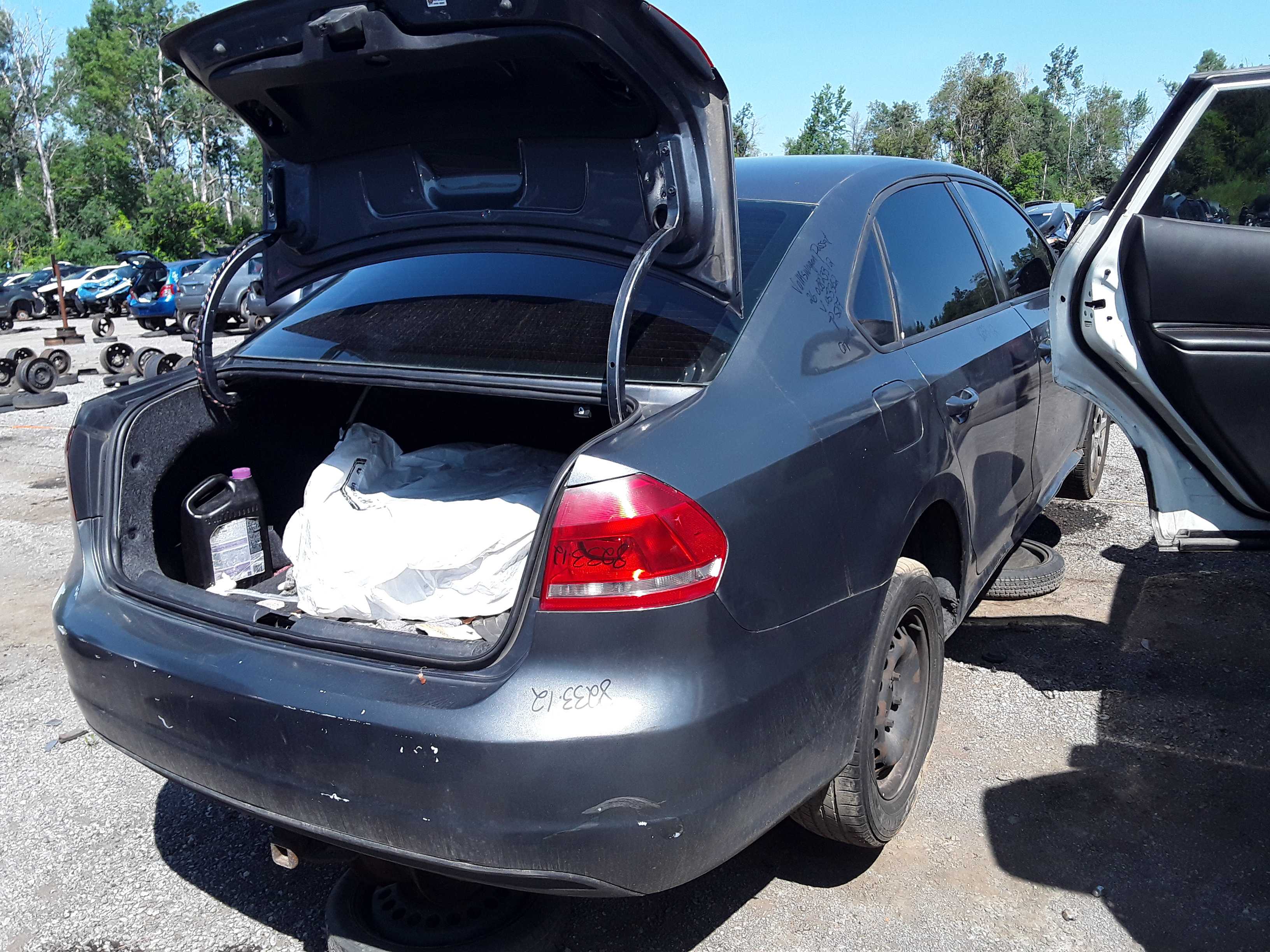 VOLKSWAGEN PASSAT 2012