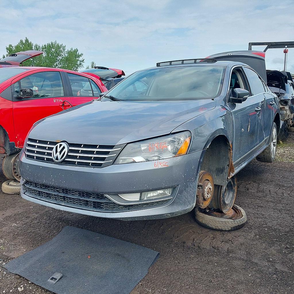 VOLKSWAGEN PASSAT 2012