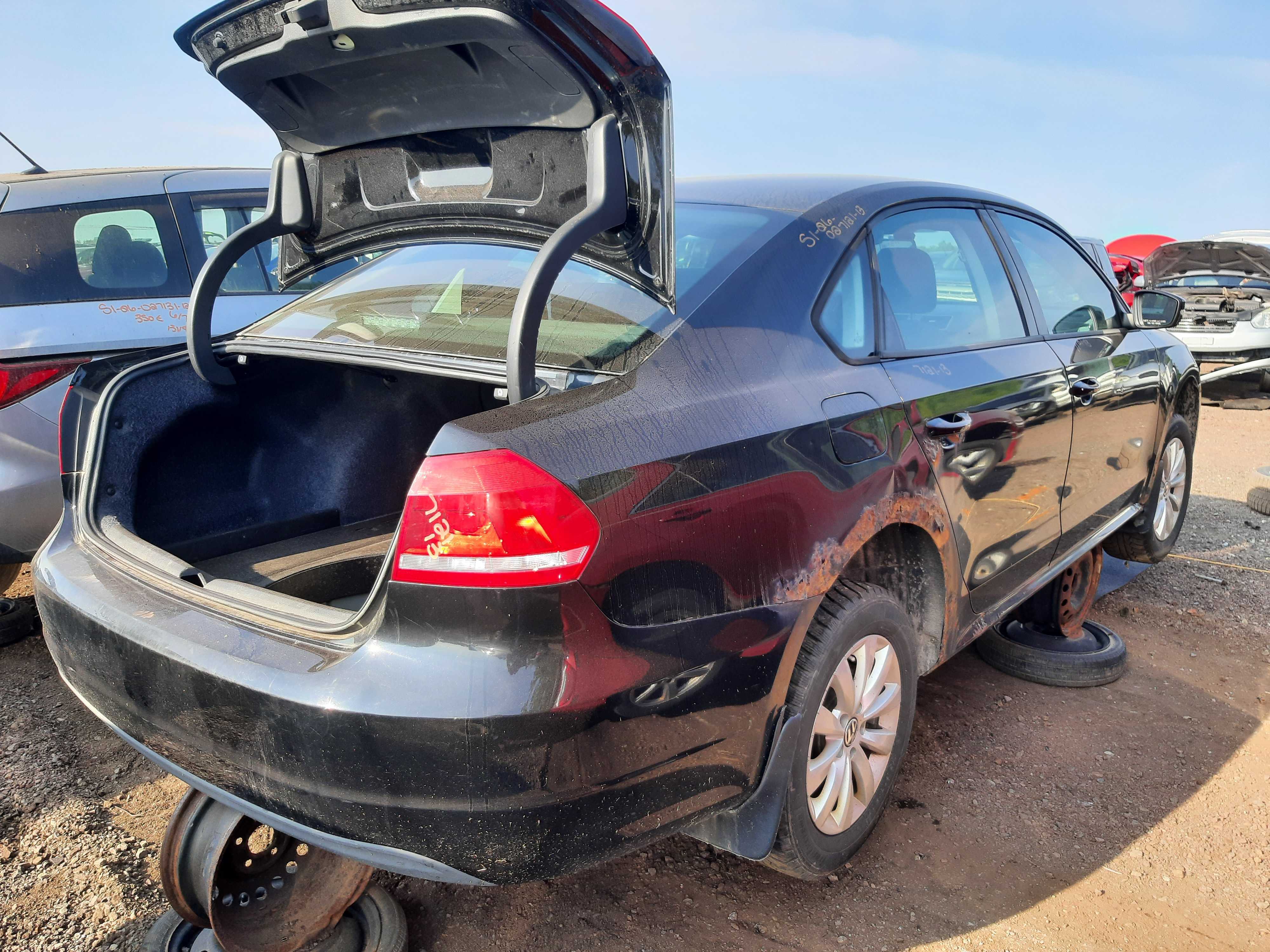 VOLKSWAGEN PASSAT 2013