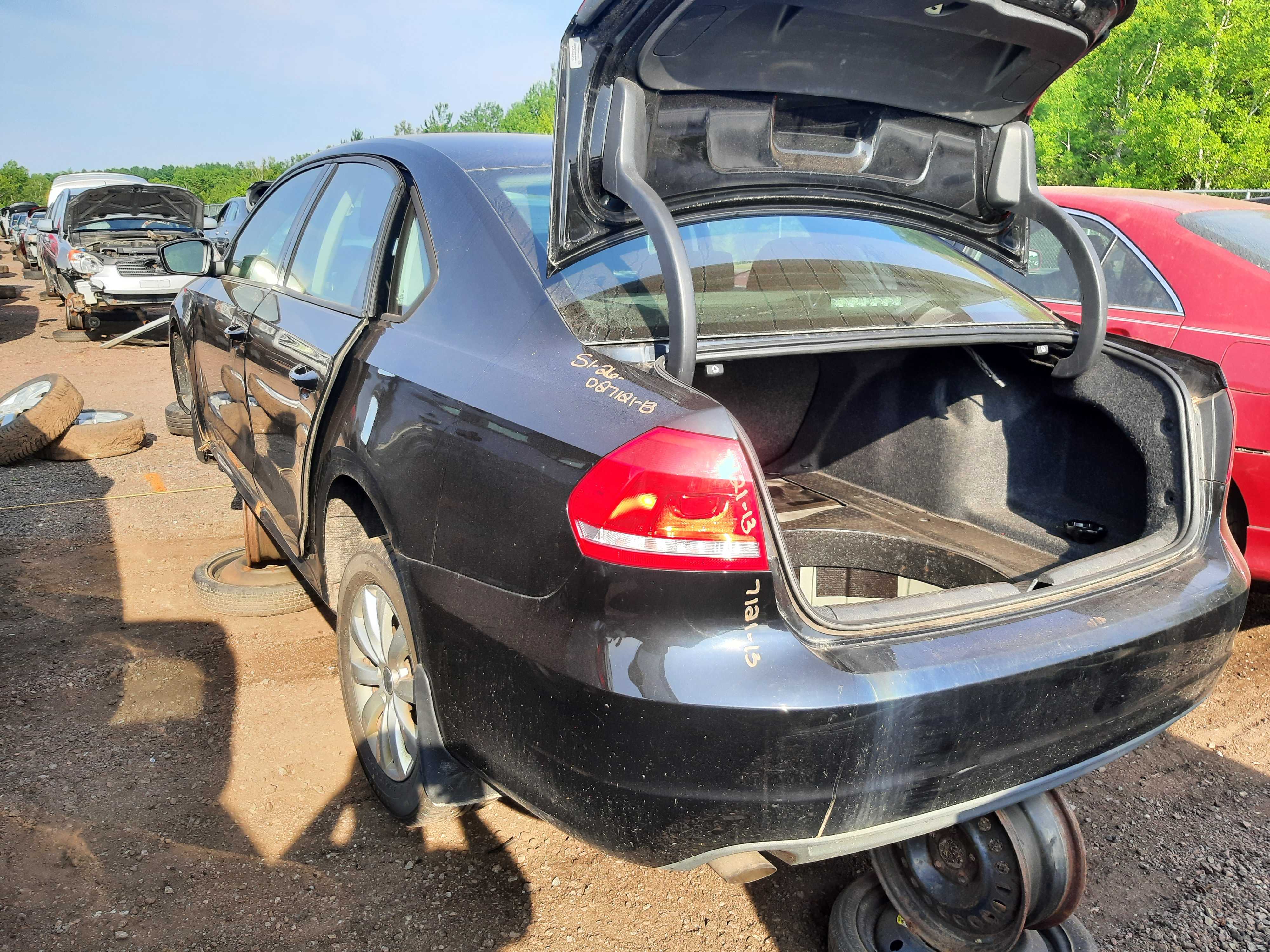 VOLKSWAGEN PASSAT 2013