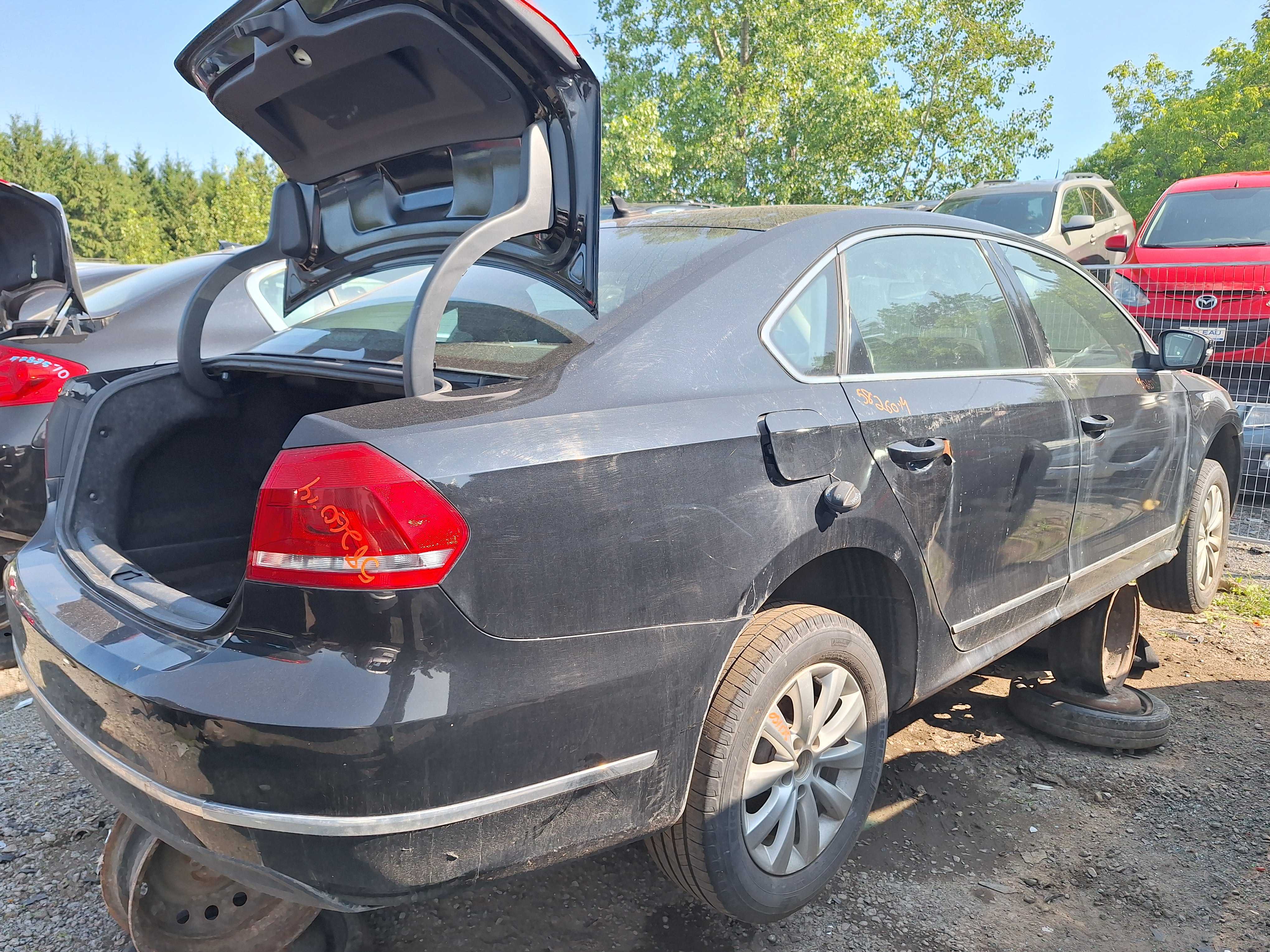 VOLKSWAGEN PASSAT 2014