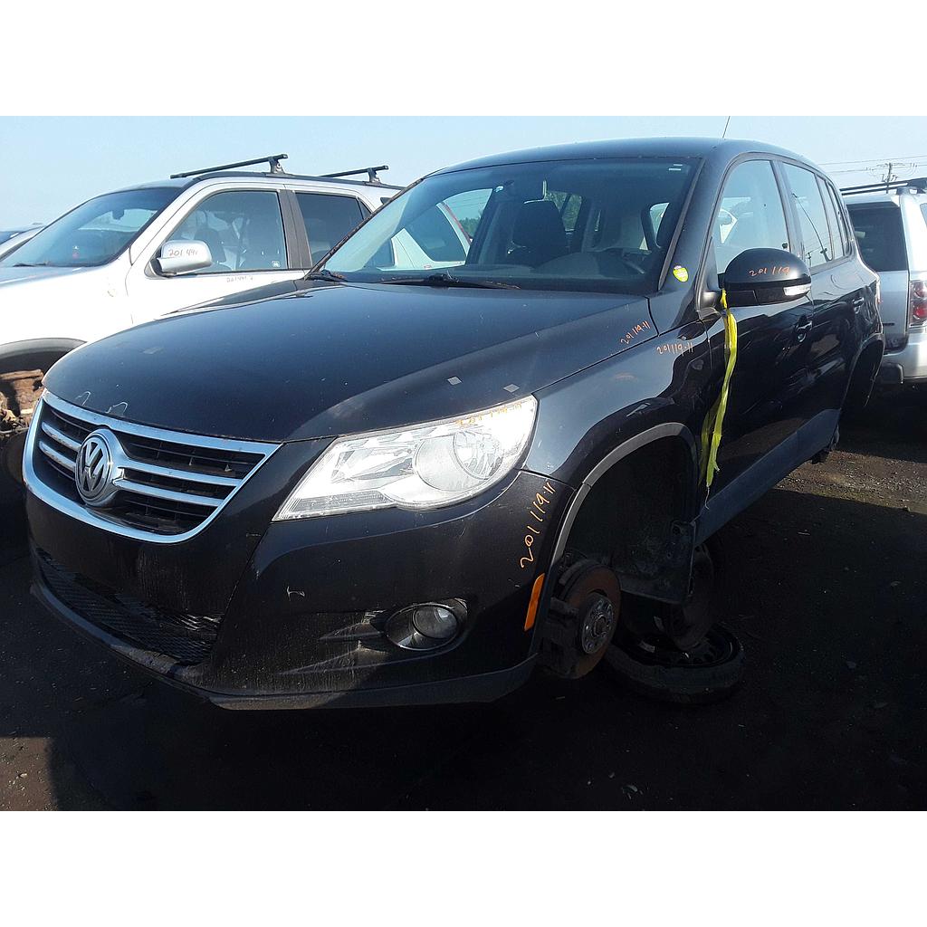 VOLKSWAGEN TIGUAN 2011