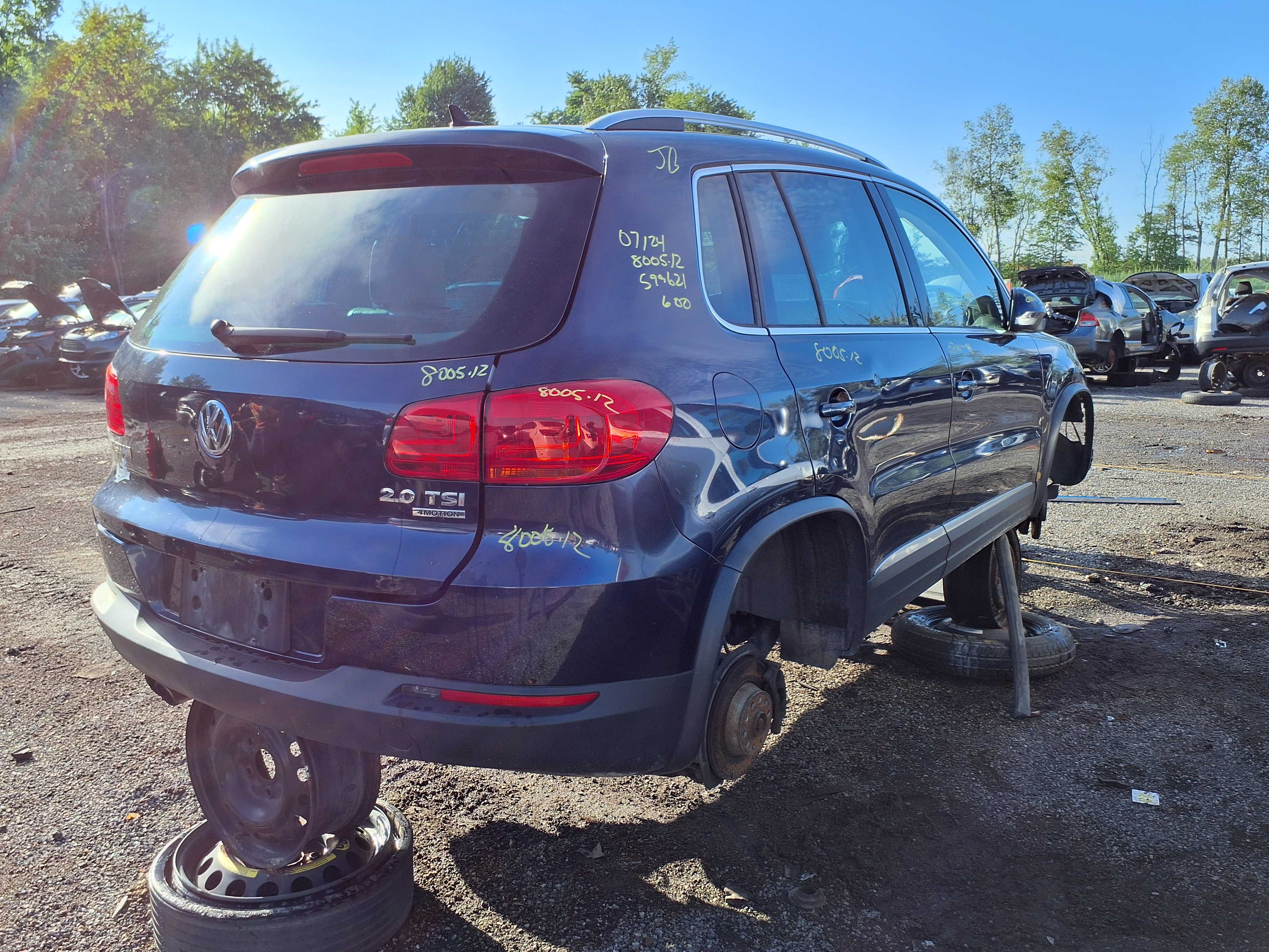 VOLKSWAGEN TIGUAN 2012
