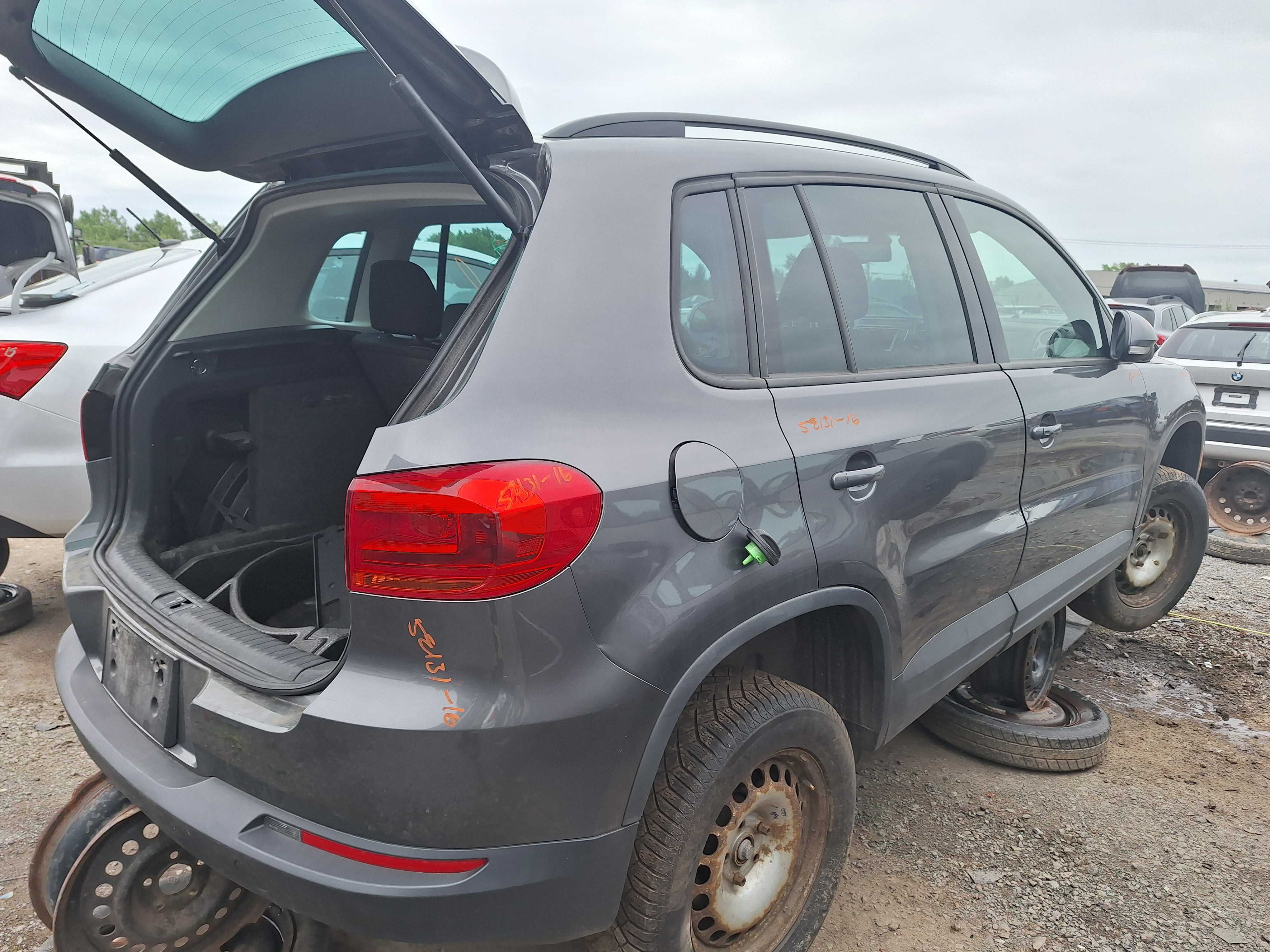 VOLKSWAGEN TIGUAN 2016