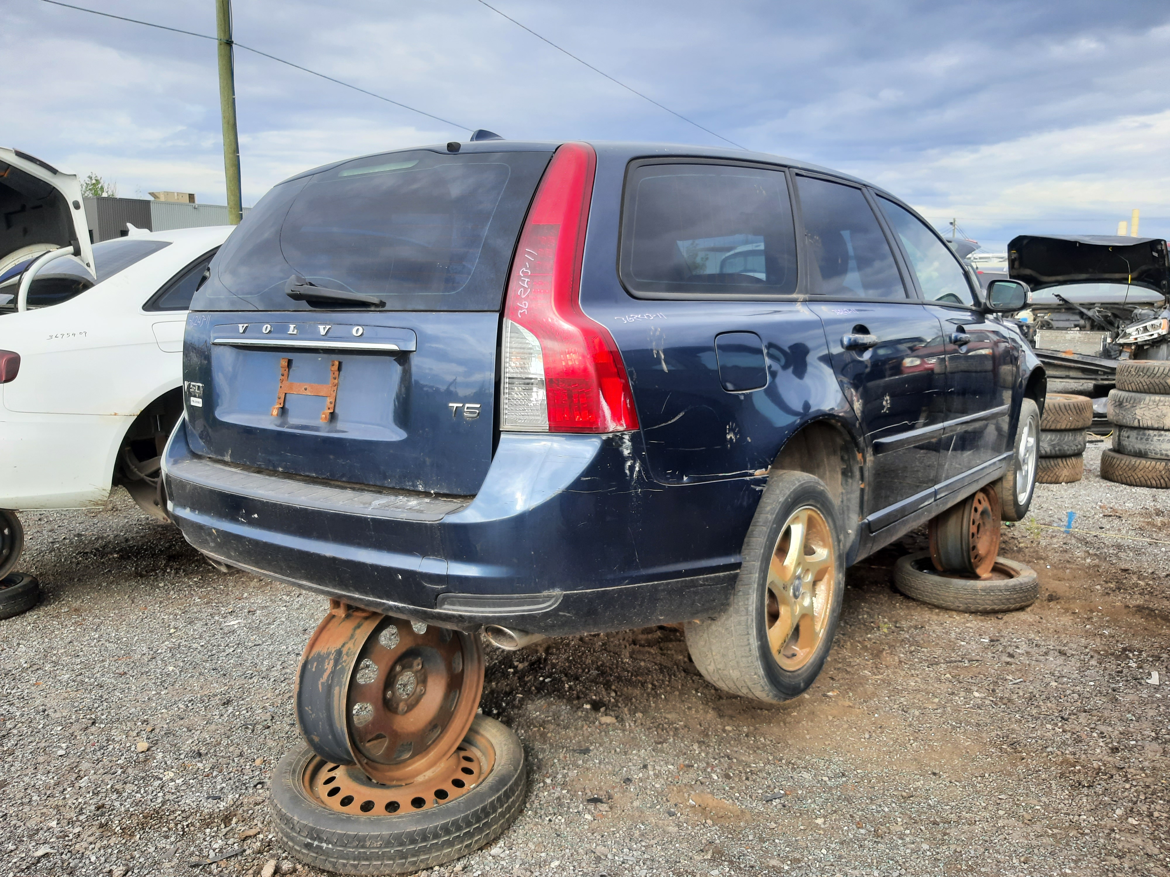 VOLVO V50 2011