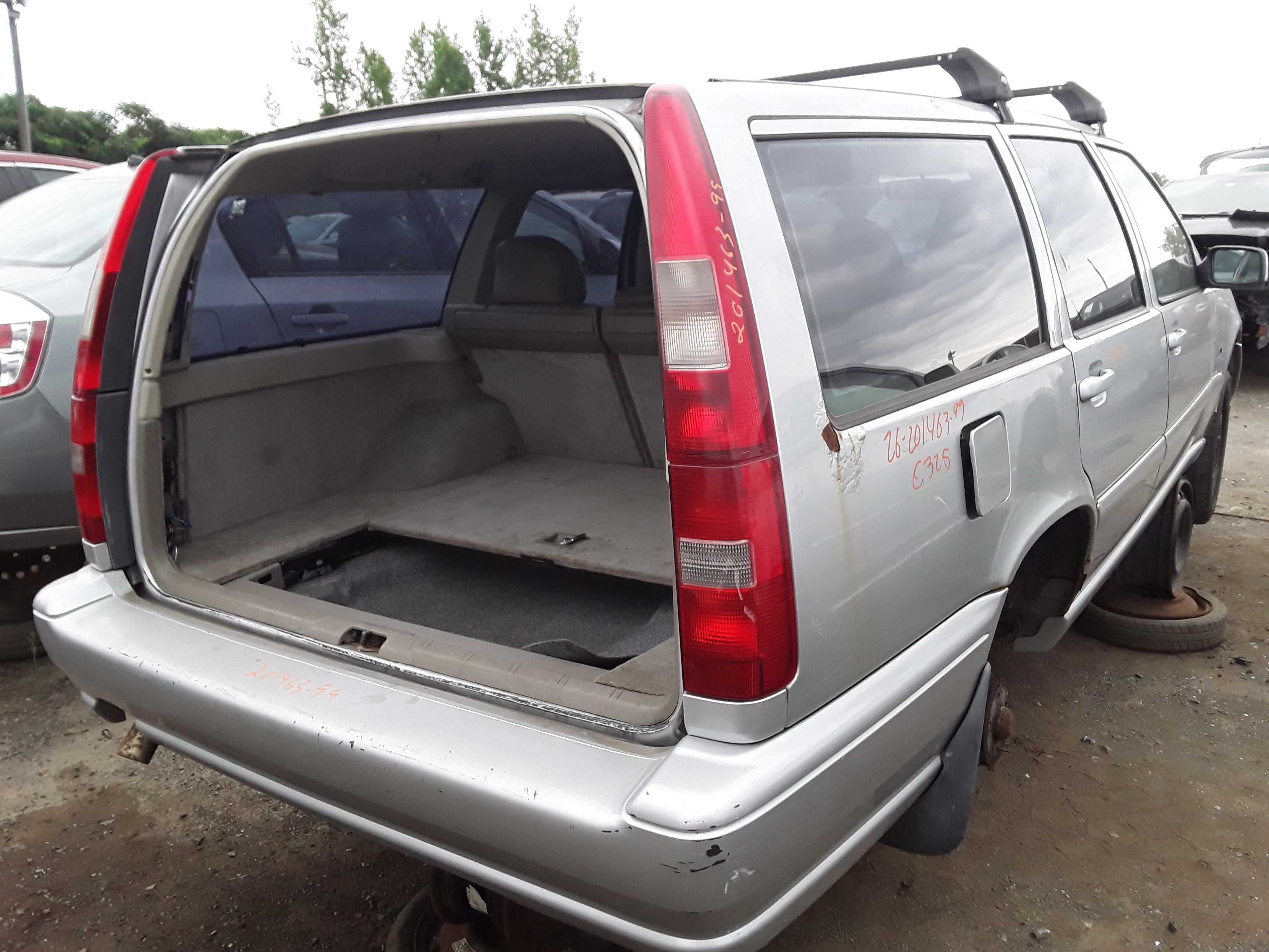 VOLVO V70 1999