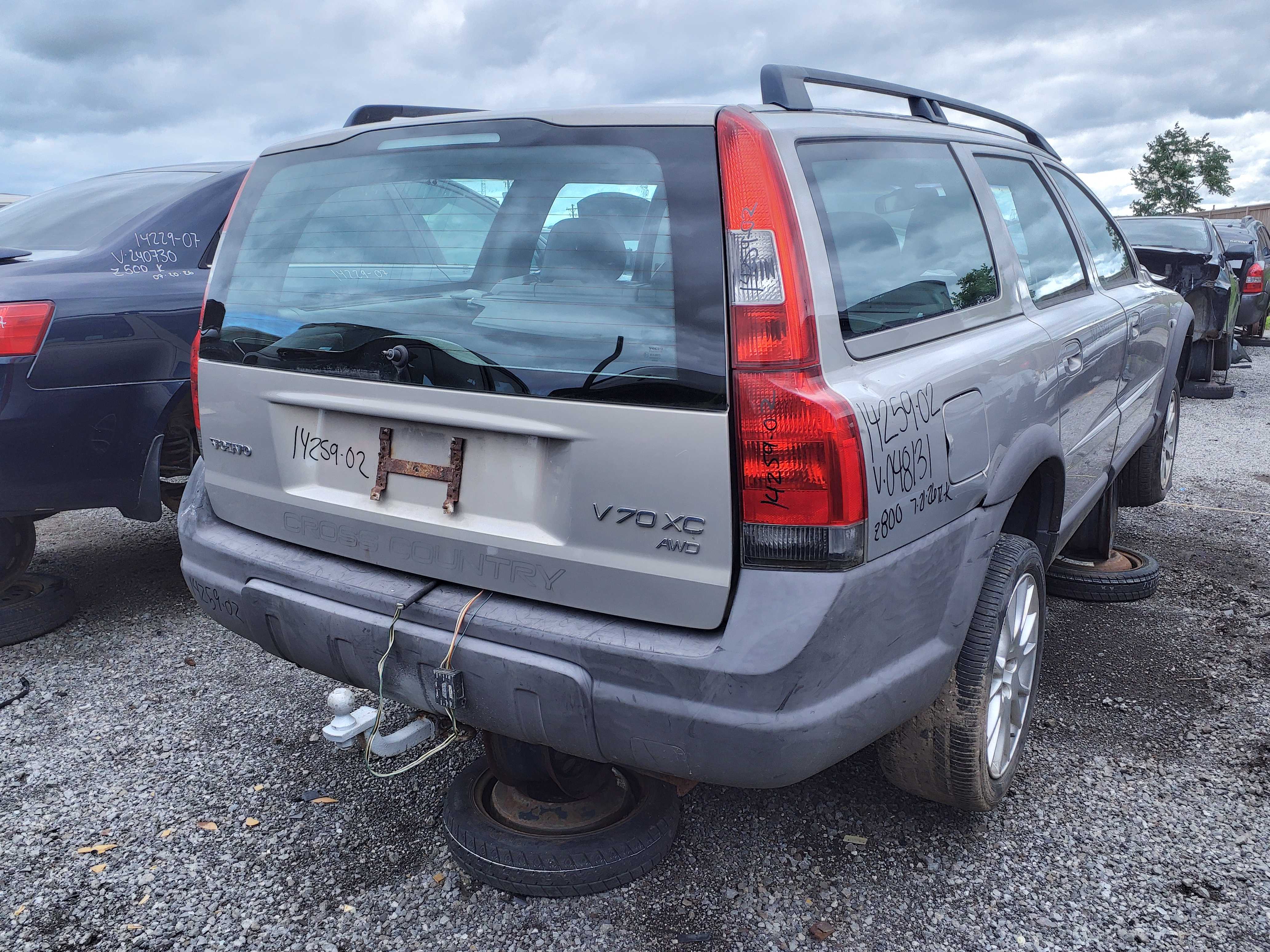 VOLVO V70 2002