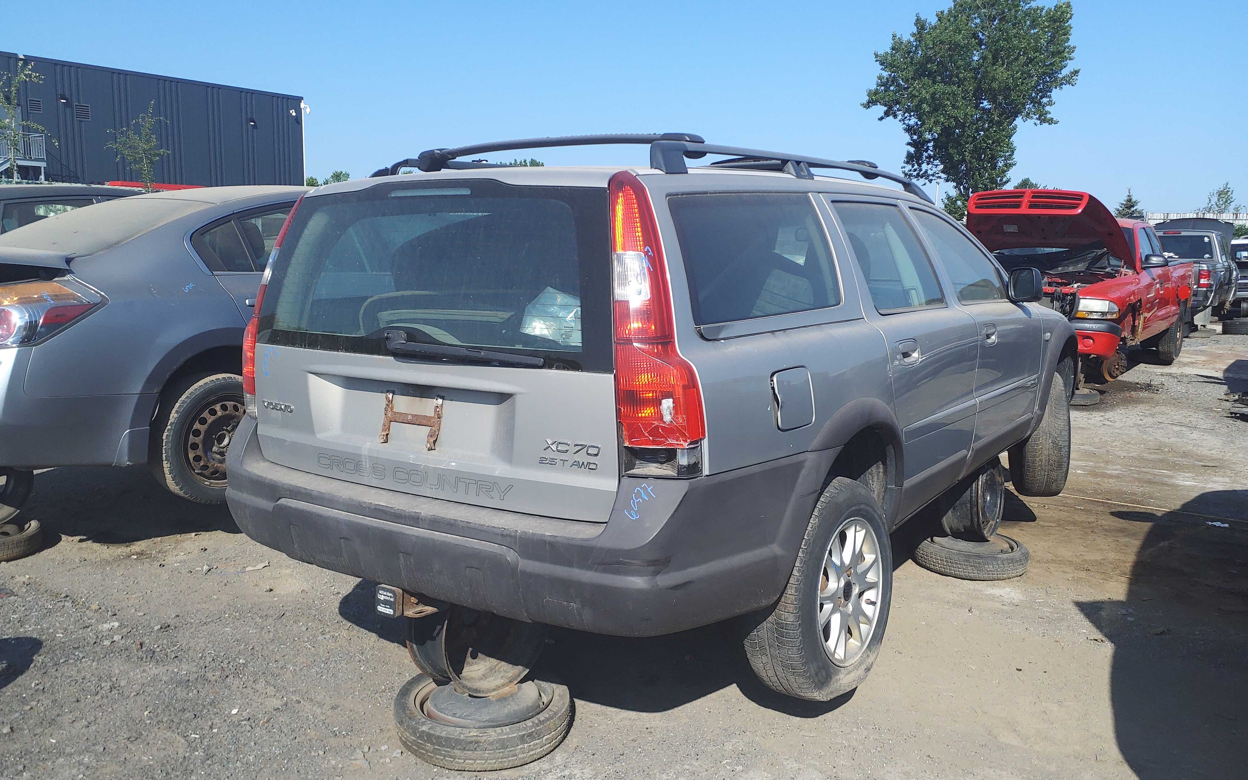 VOLVO XC70 2004