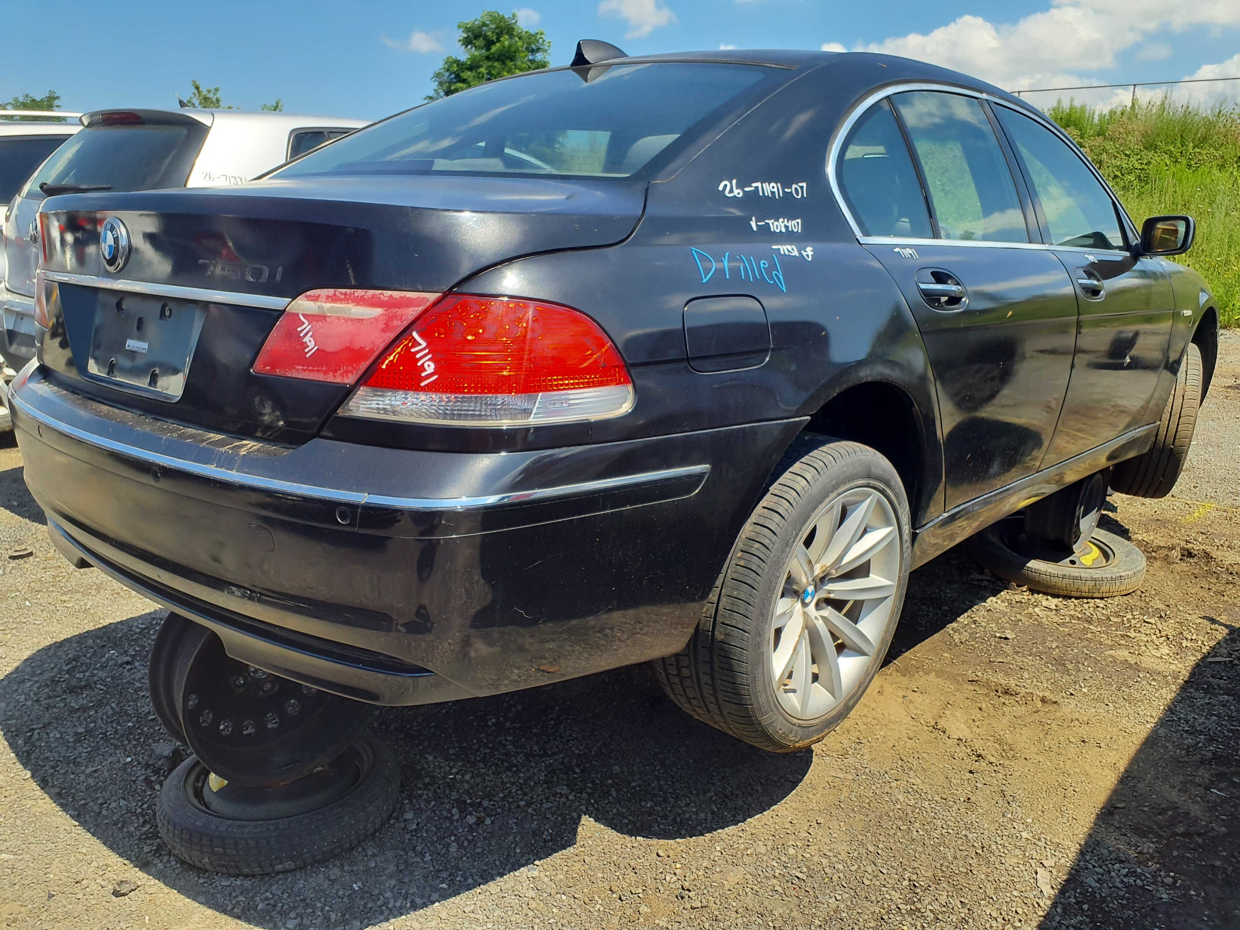 BMW 750 2007