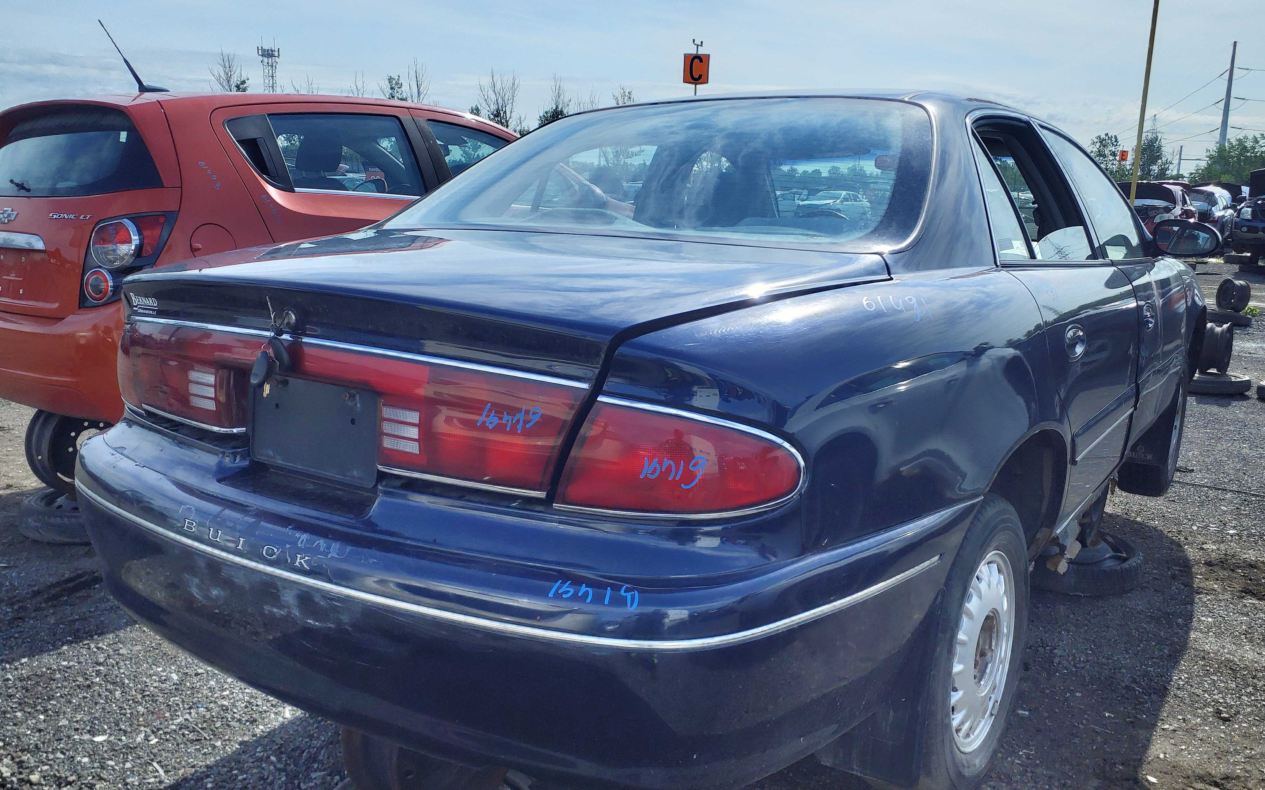 BUICK CENTURY 2001