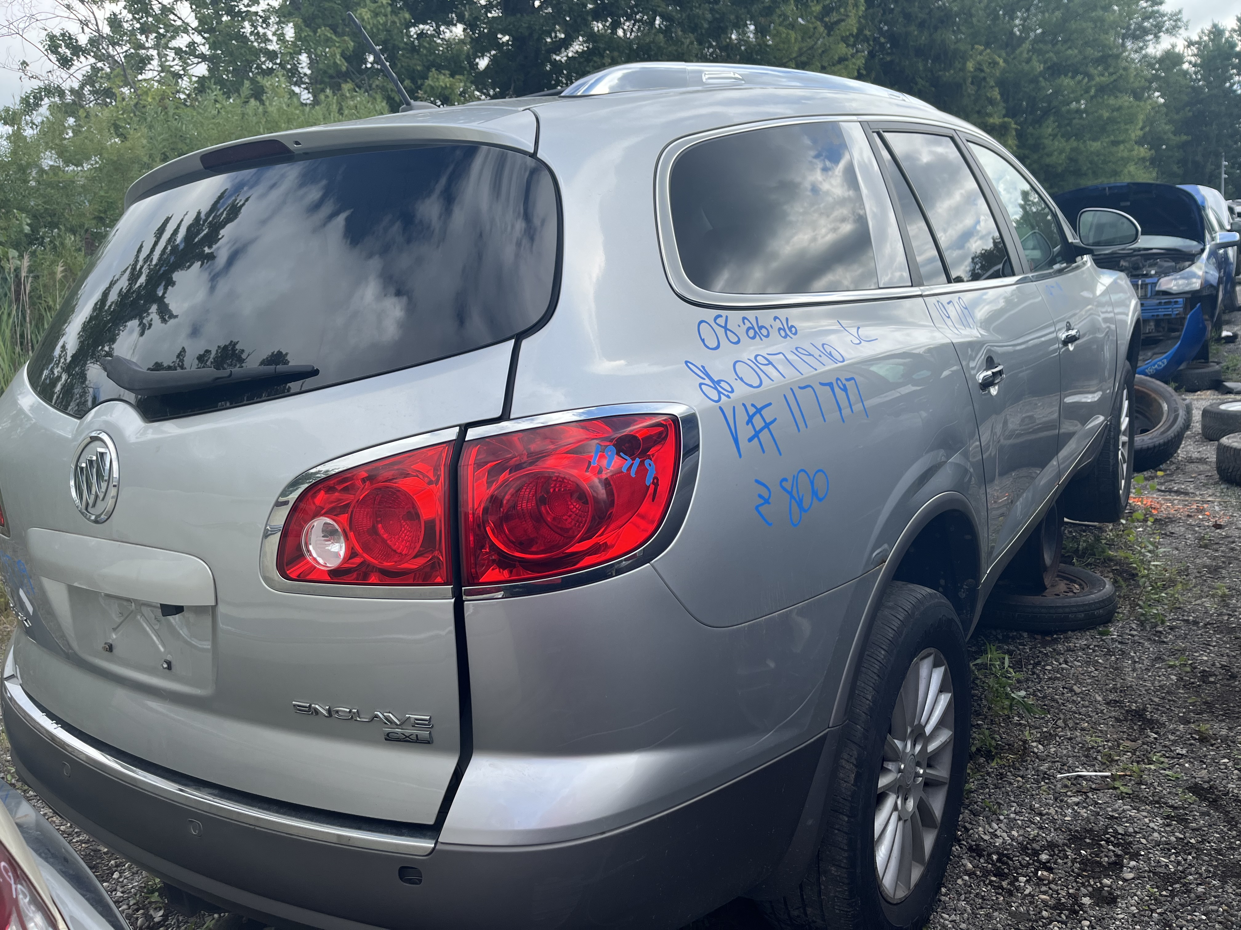 BUICK ENCLAVE 2010