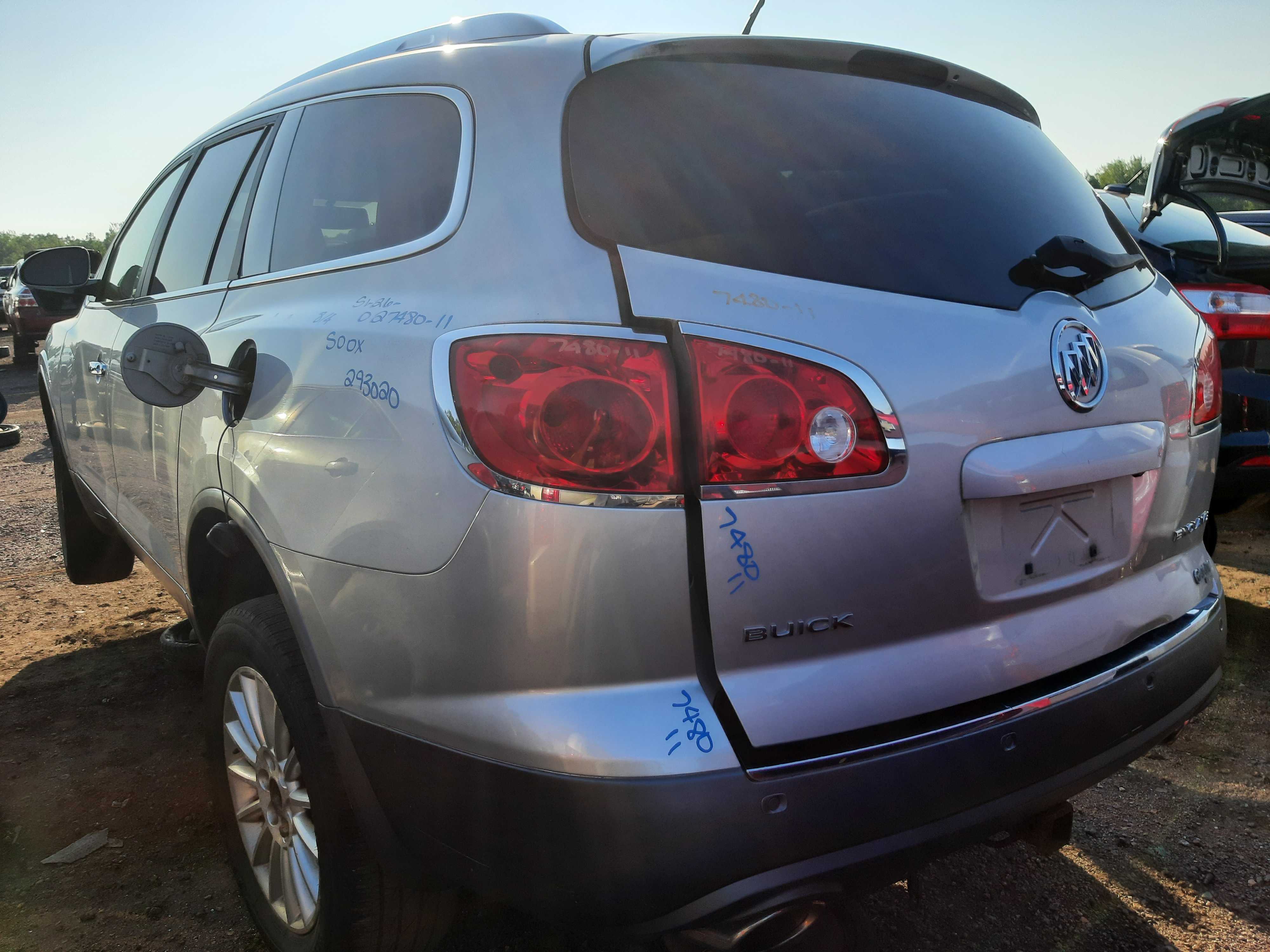 BUICK ENCLAVE 2011