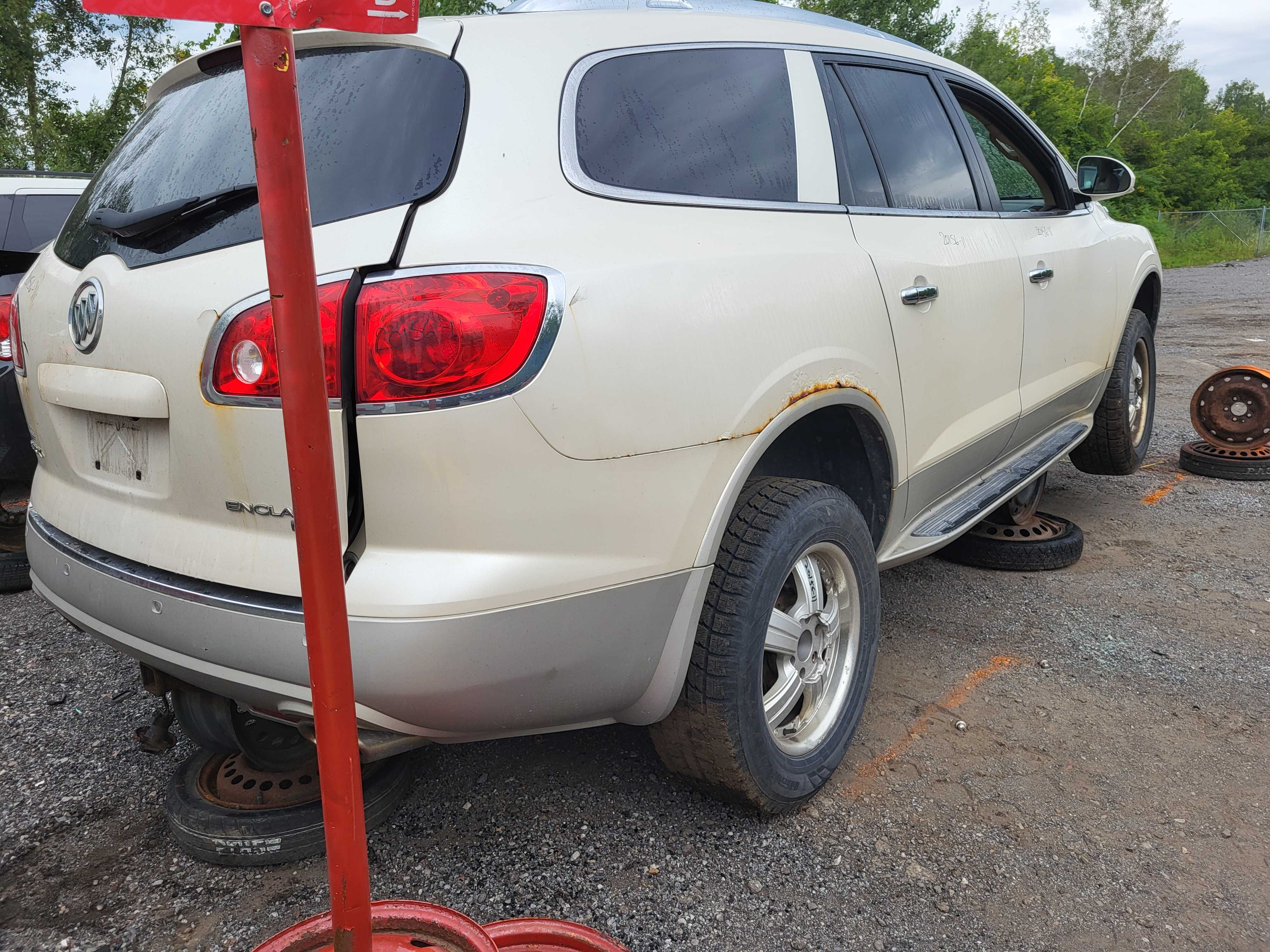 BUICK ENCLAVE 2011