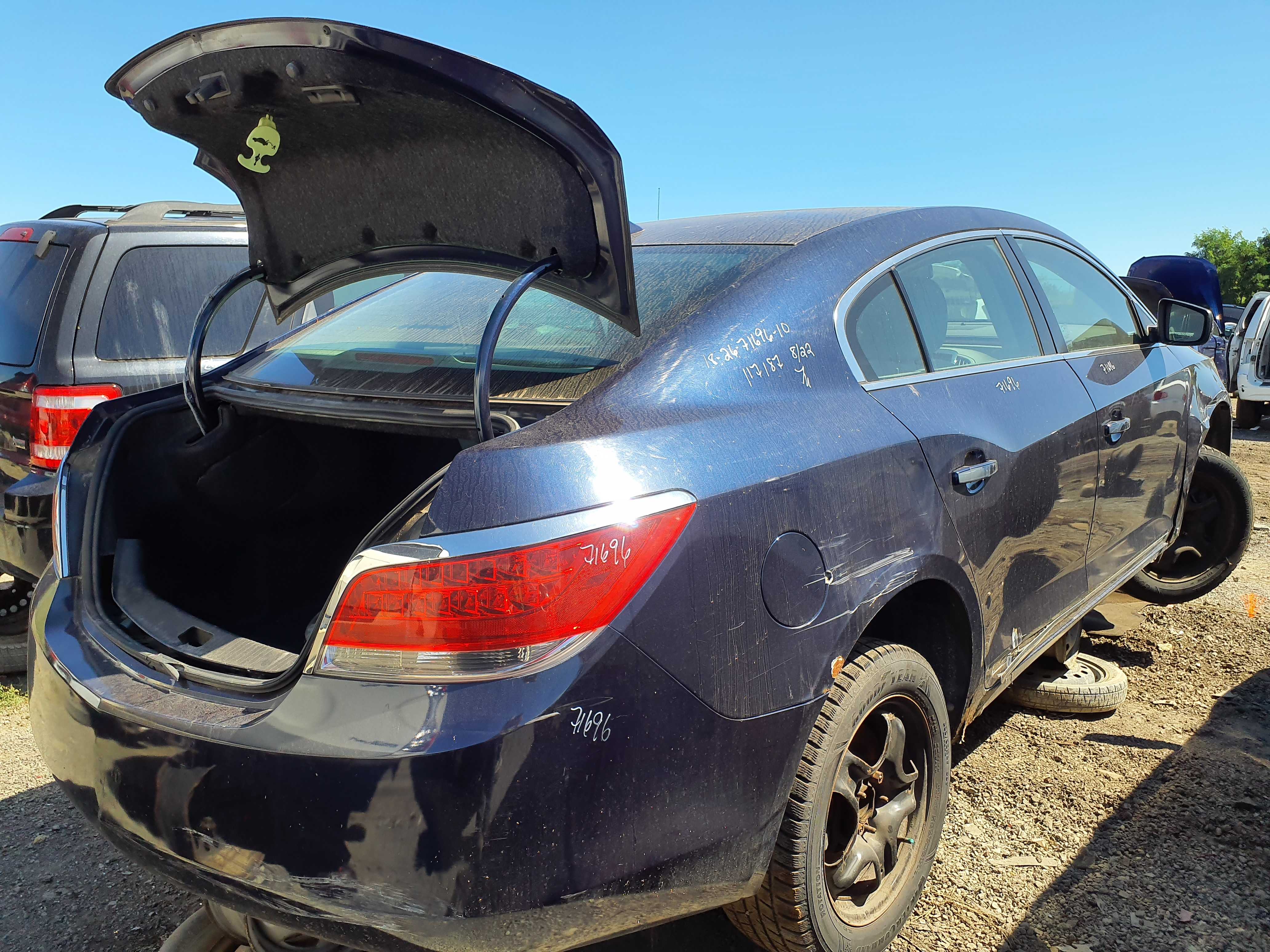 BUICK LACROSSE 2010
