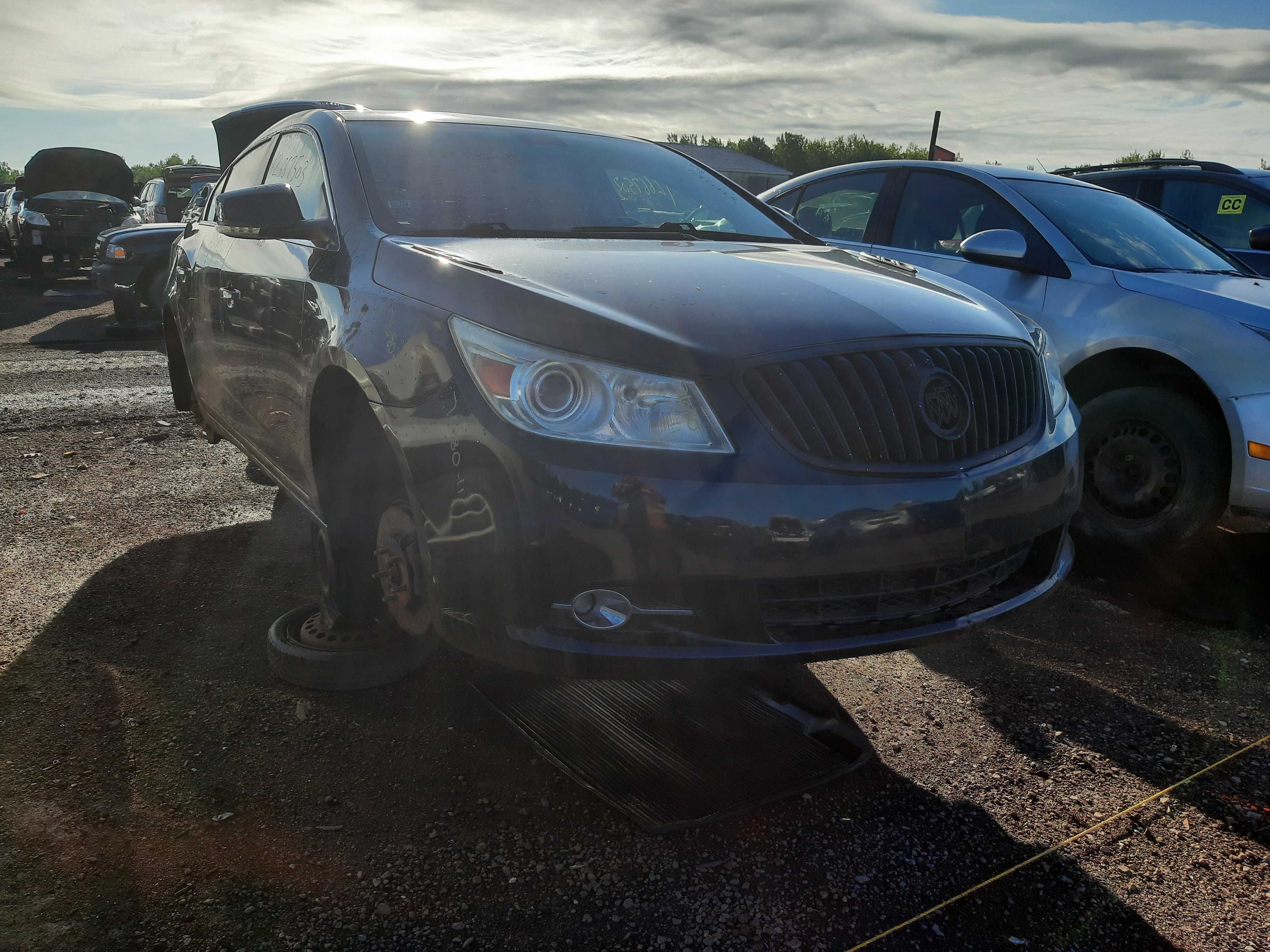 BUICK LACROSSE 2011
